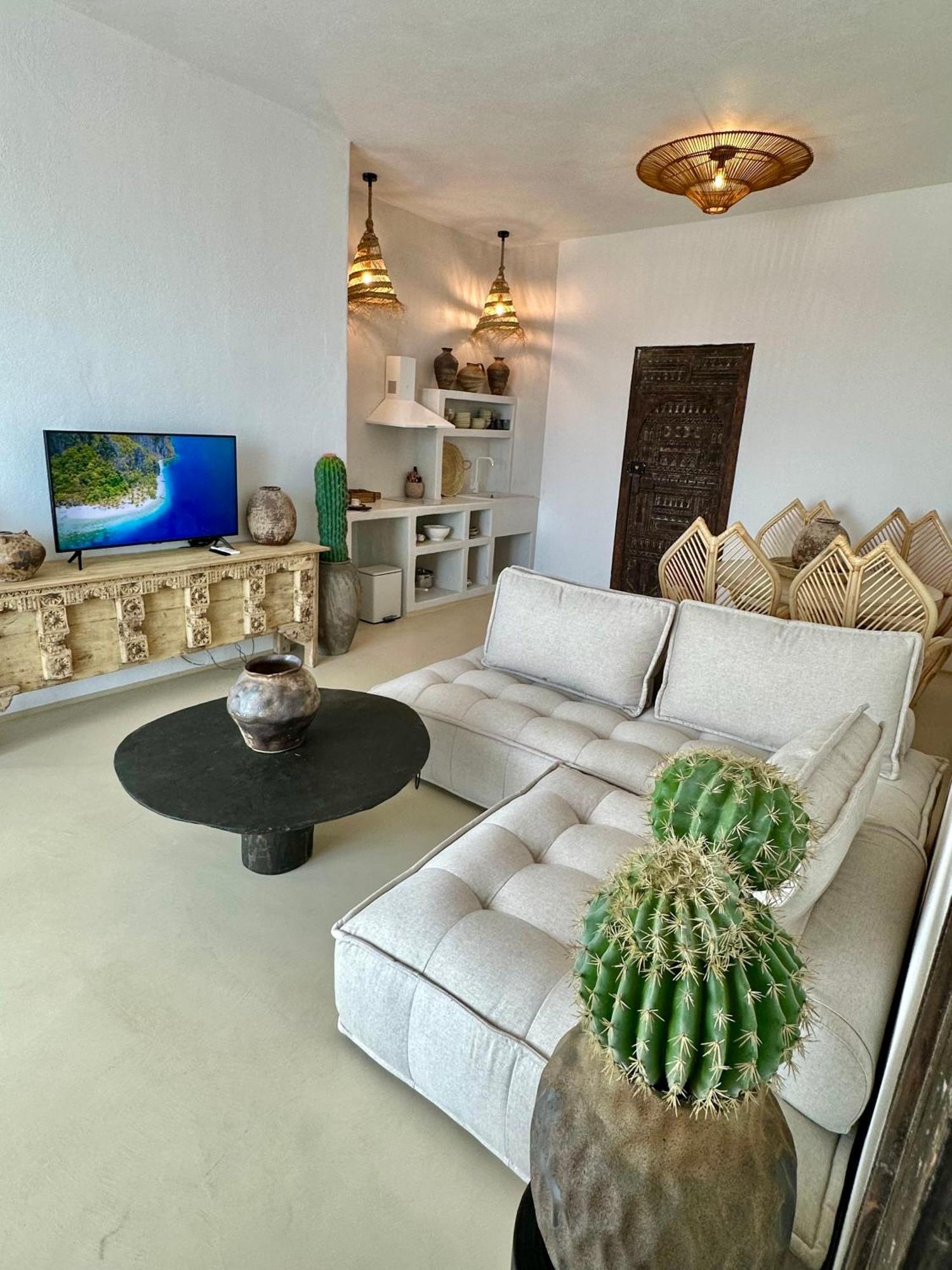 Two-Bedroom Apartment Sea View