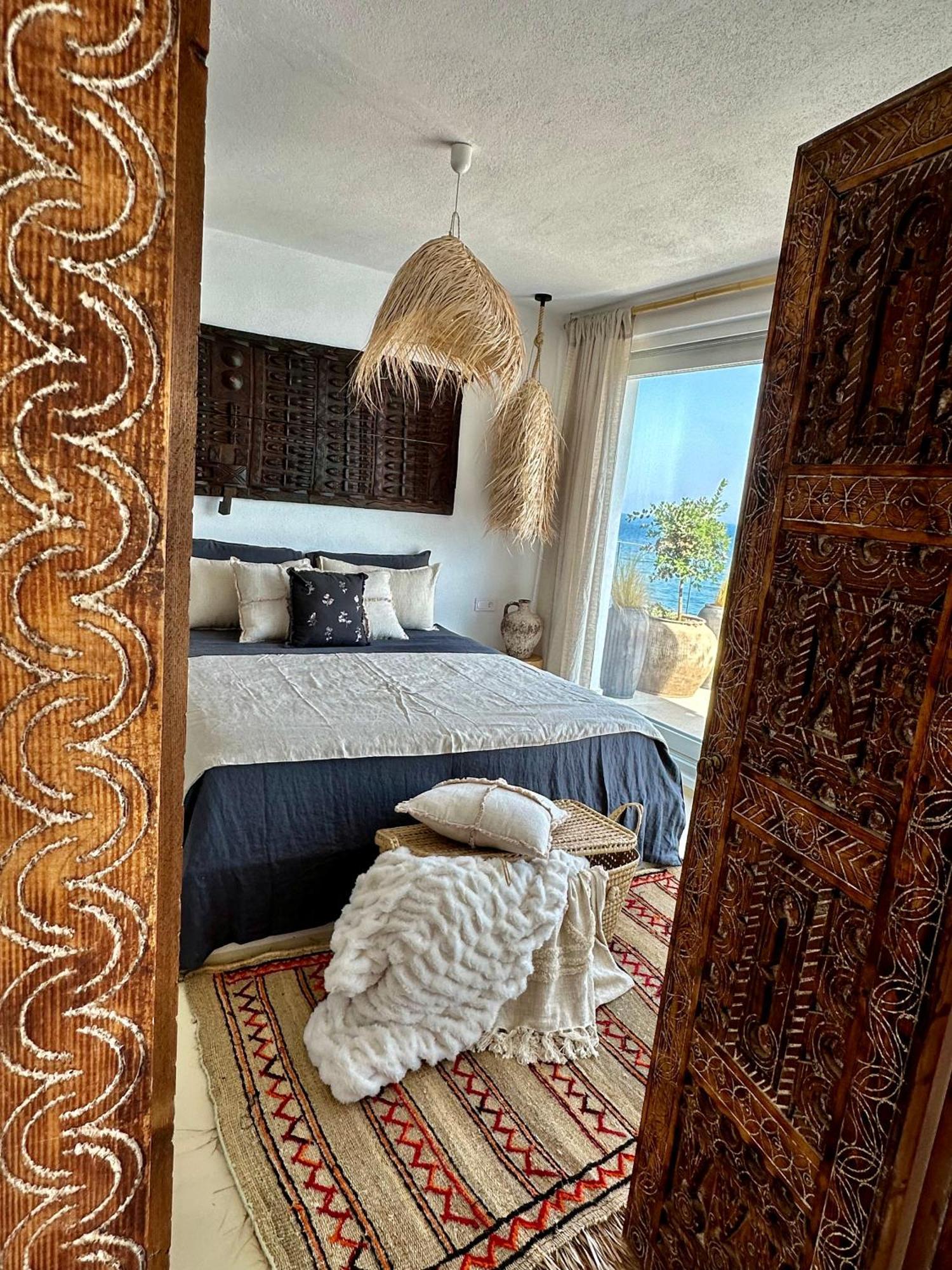 One-Bedroom Apartment Sea View
