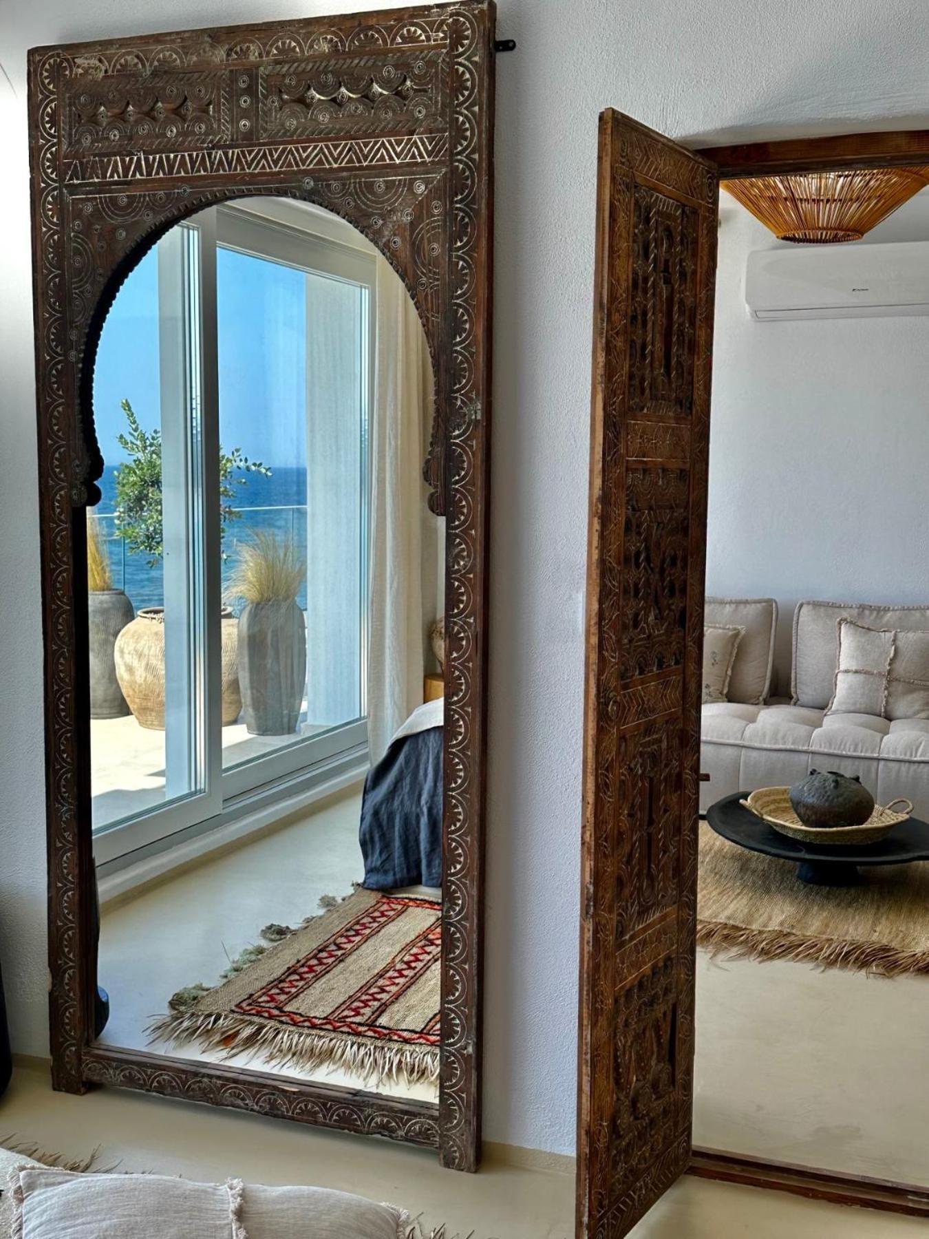 One-Bedroom Apartment Sea View