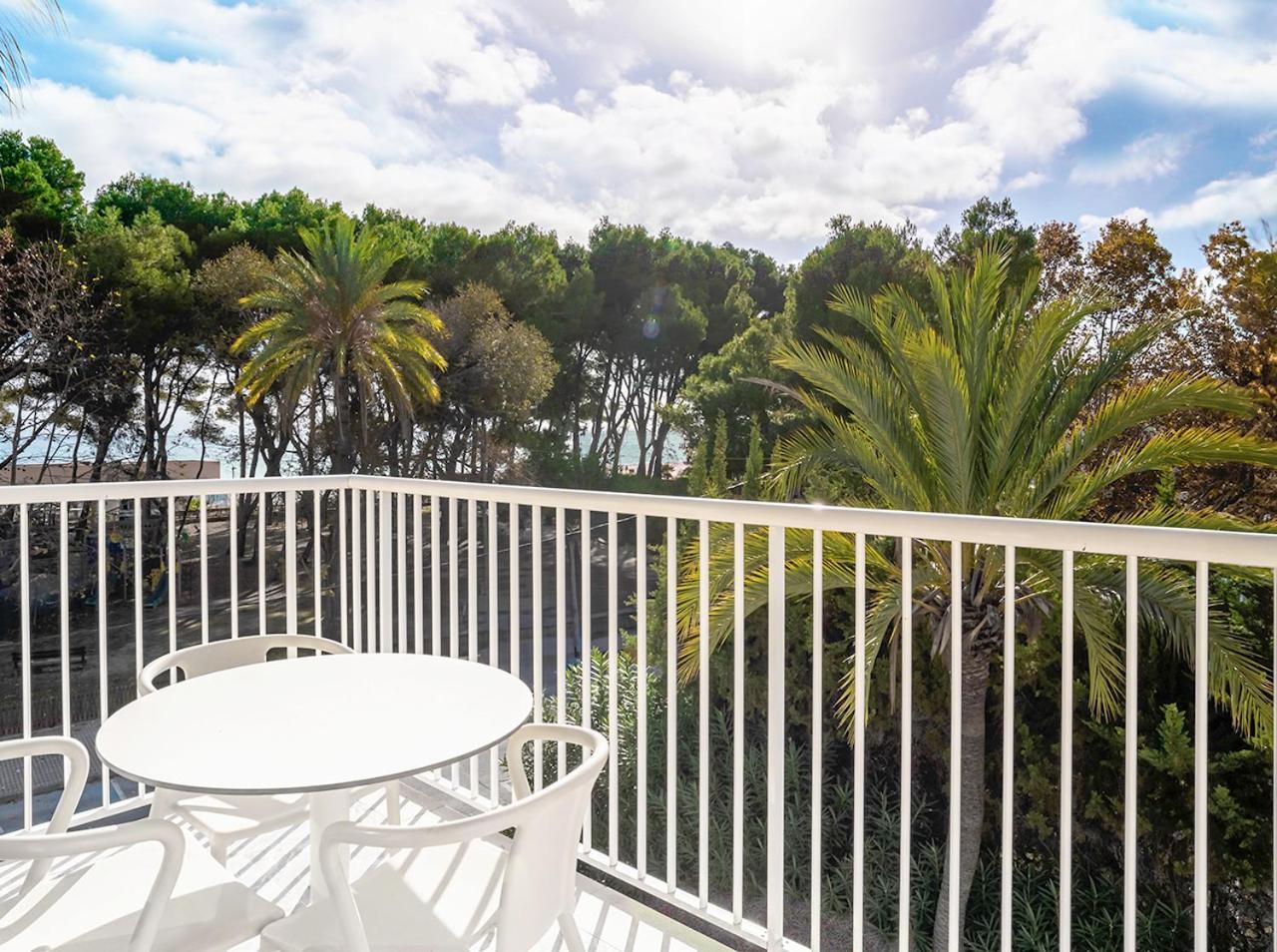 One-Bedroom Apartment Terrace Bonavida Pines