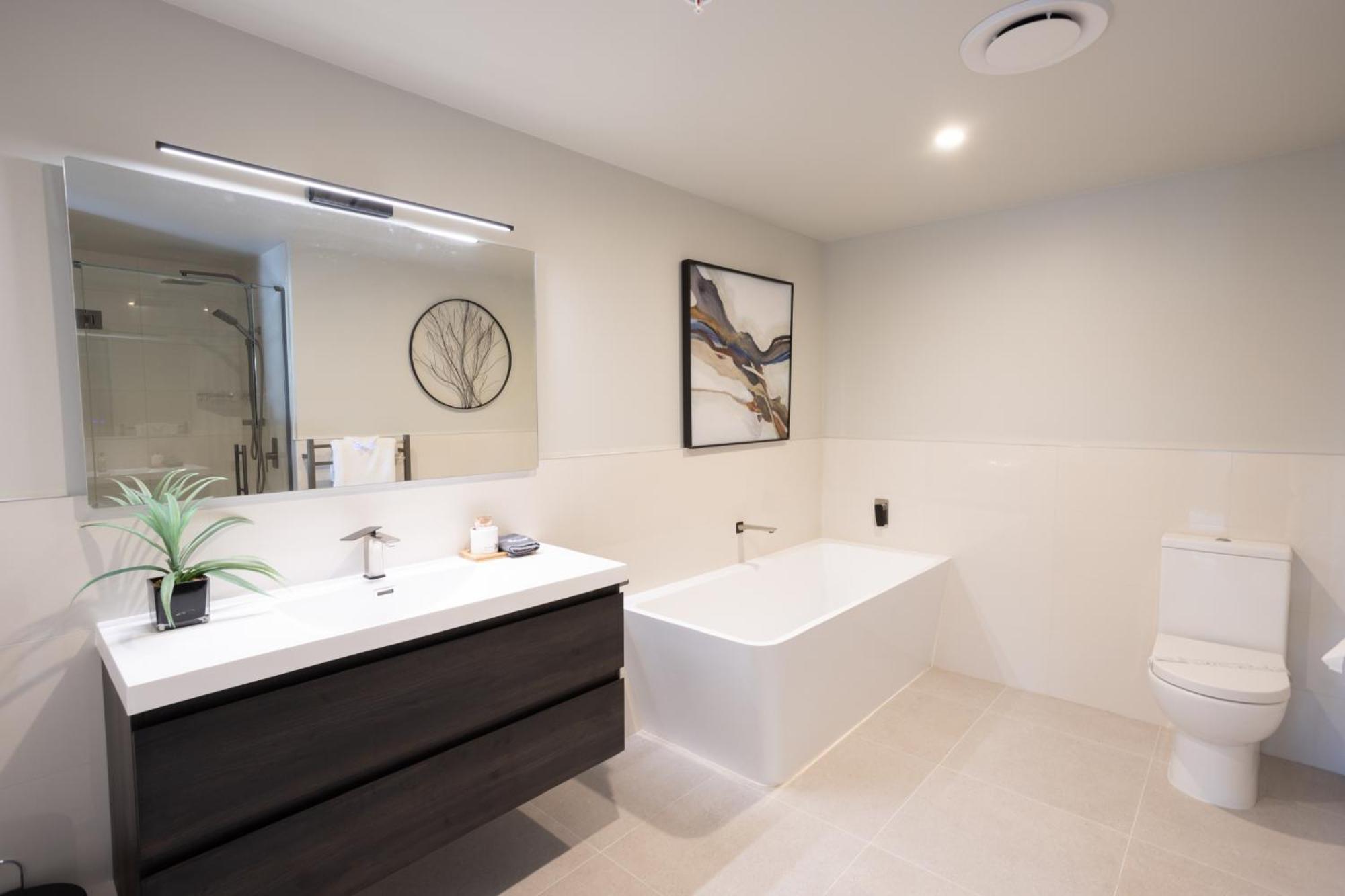 One-Bedroom Apartment with Balcony and Mountain View,1637710798:JPEG