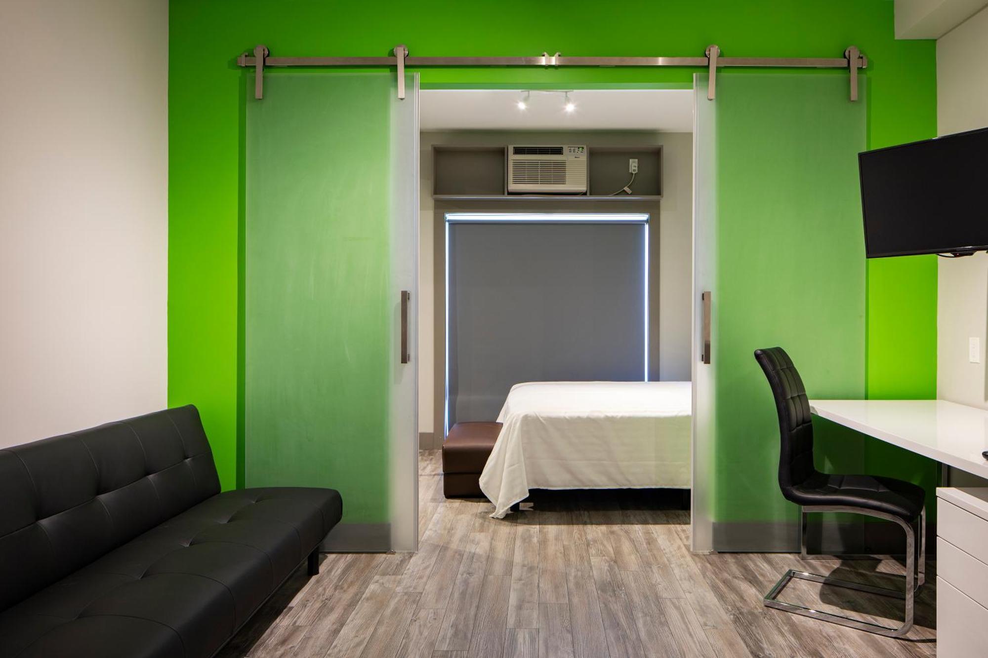 Suite with Garden View