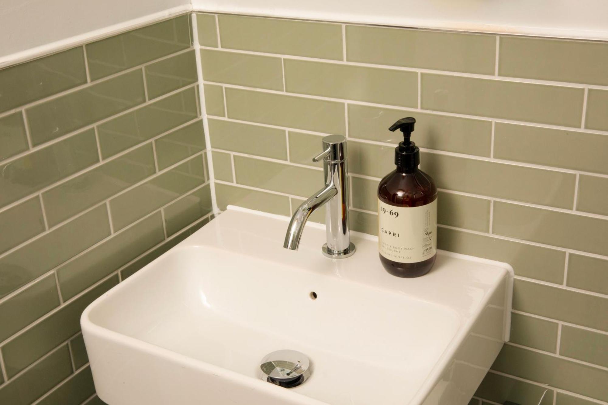 Original Room Kitchenette,1638939621:JPEG