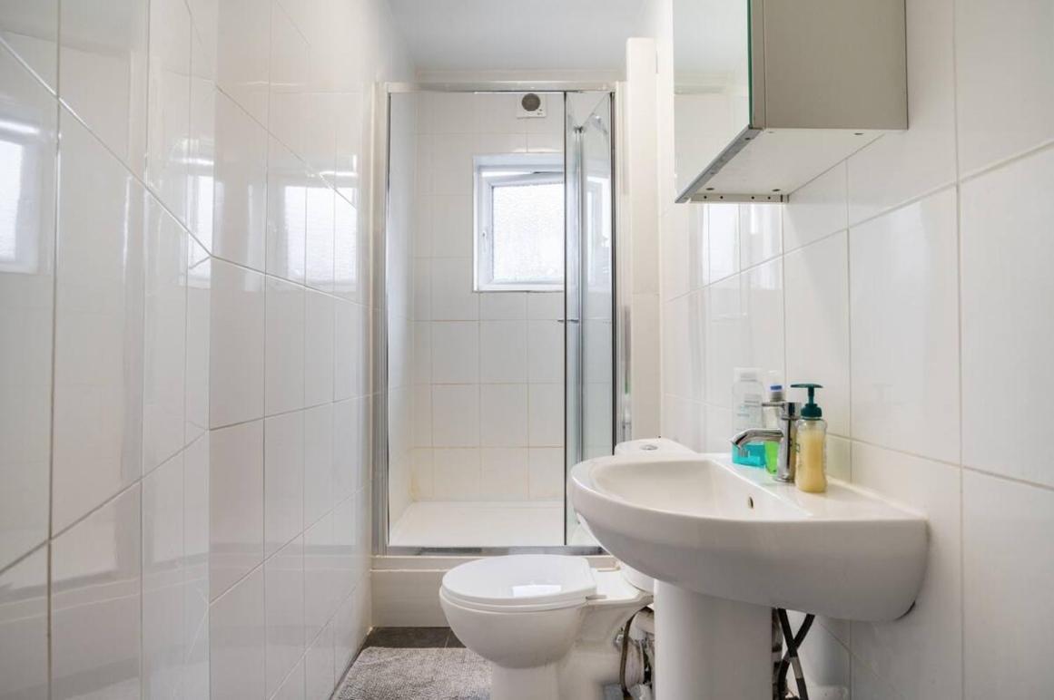 Quadruple Room with Shared Bathroom