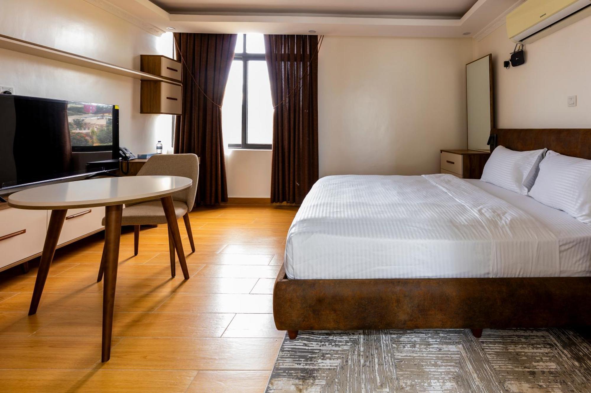 One-Bedroom Apartment with Balcony