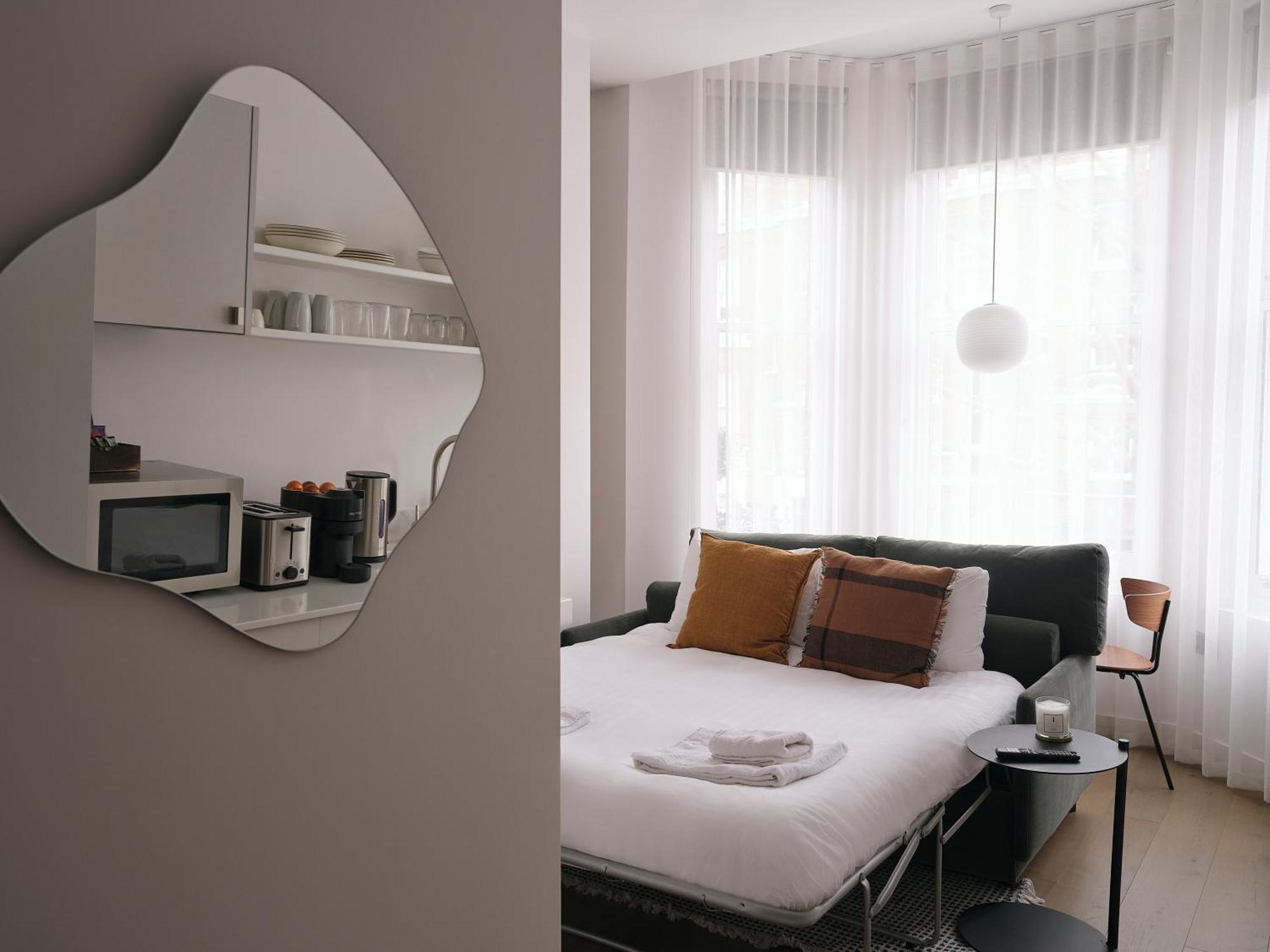 Deluxe One-Bedroom Suite
