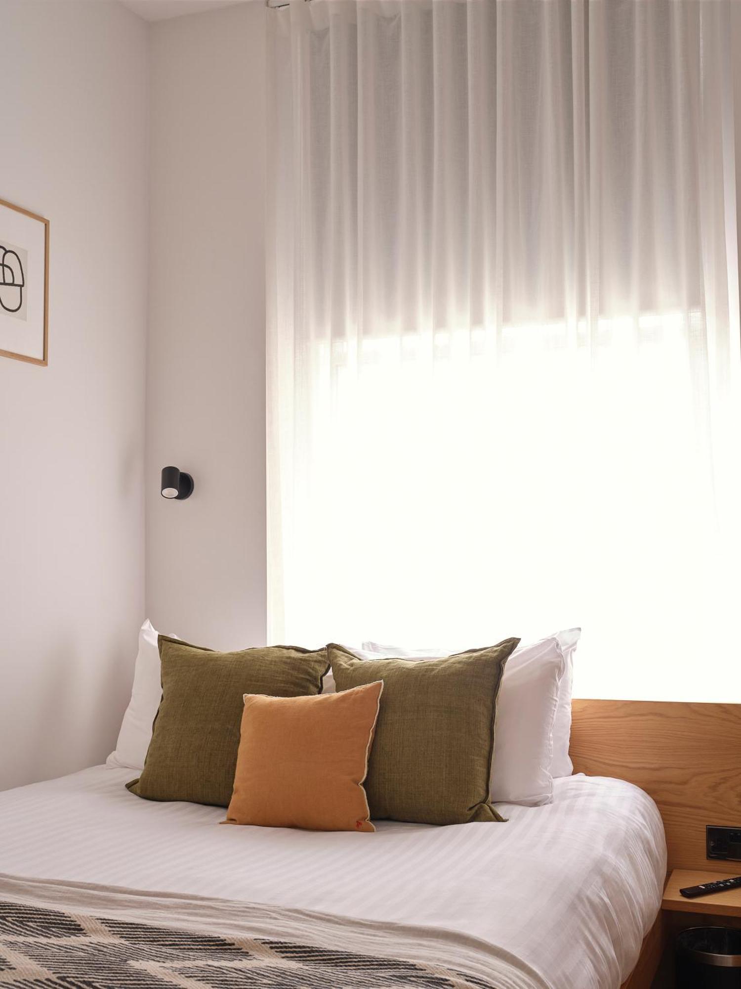 Deluxe One-Bedroom Suite