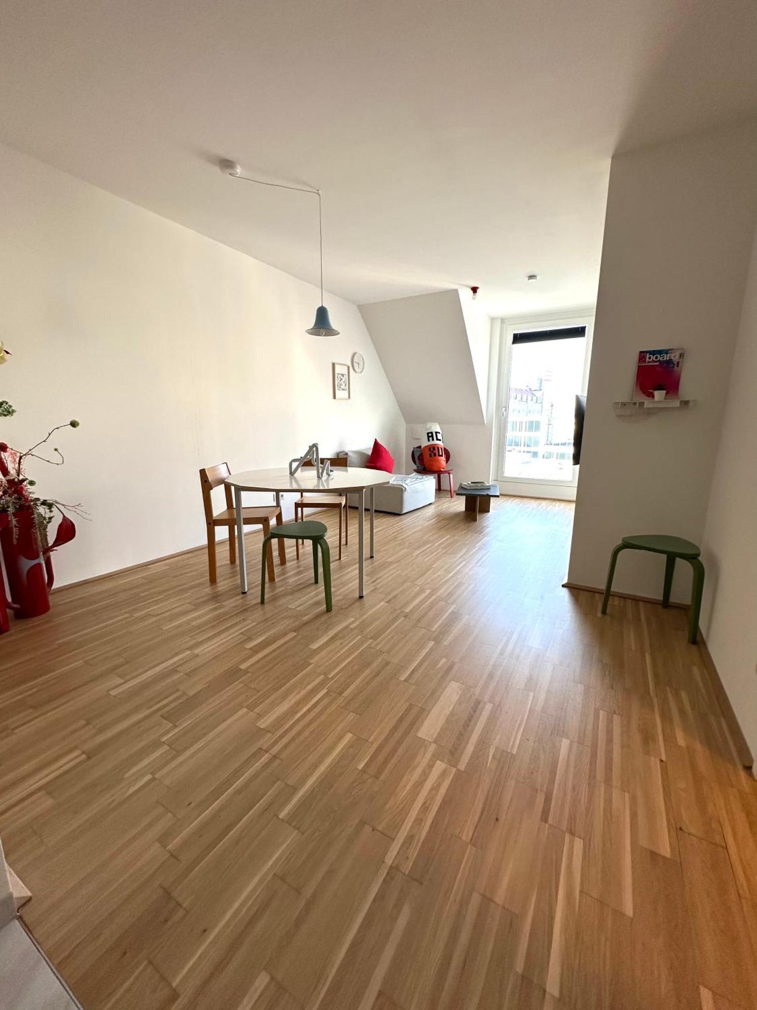 One-Bedroom Apartment Balcony,1648211396:JPEG