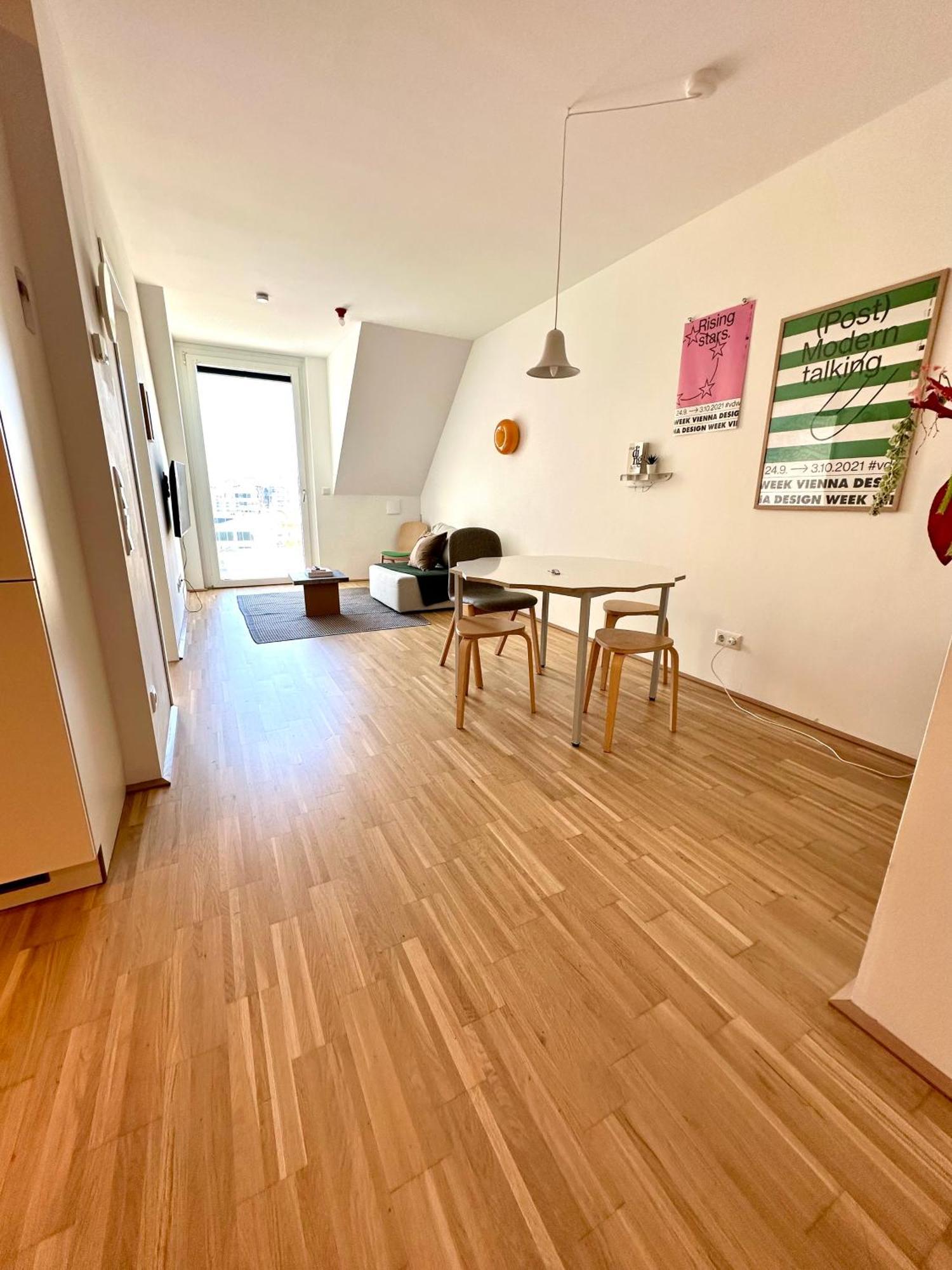 One-Bedroom Apartment Balcony,1648211563:JPEG