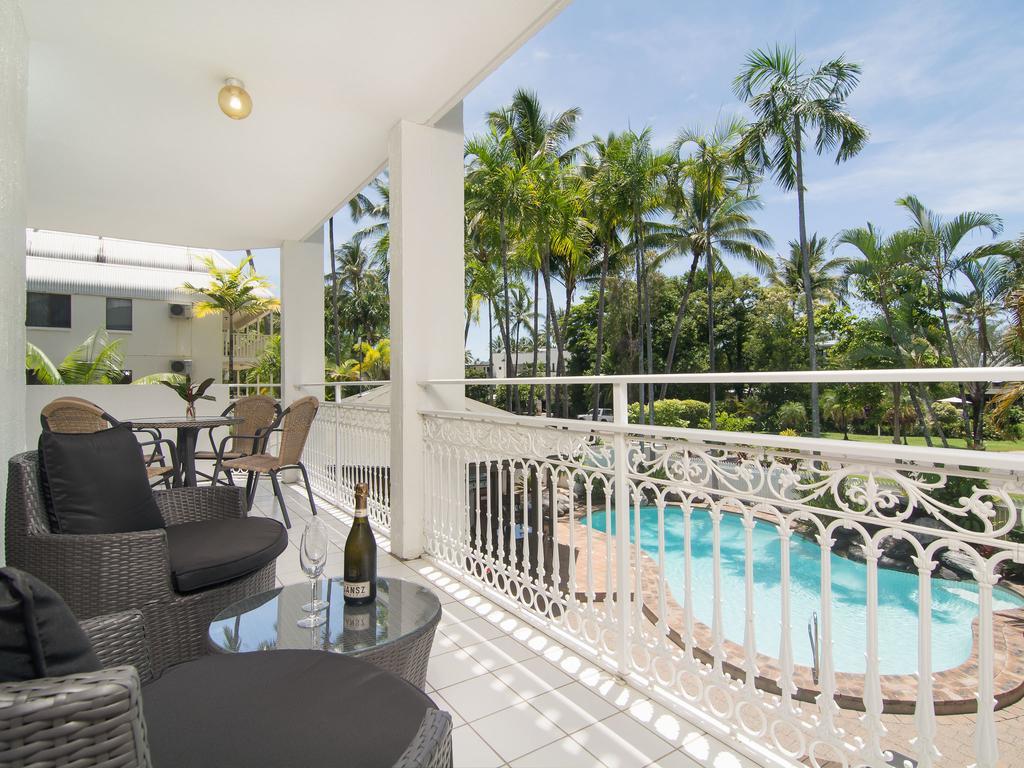 One-Bedroom Apartment with Balcony