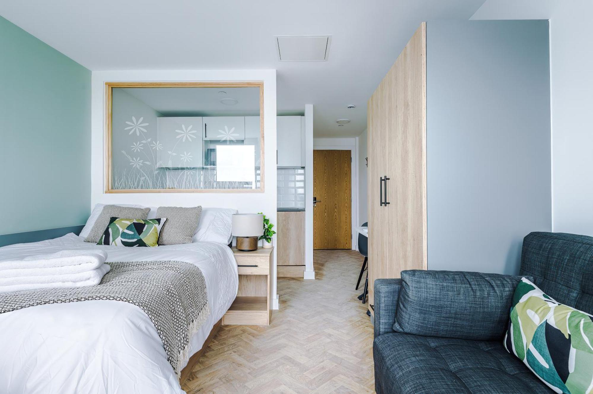 Large Double Room