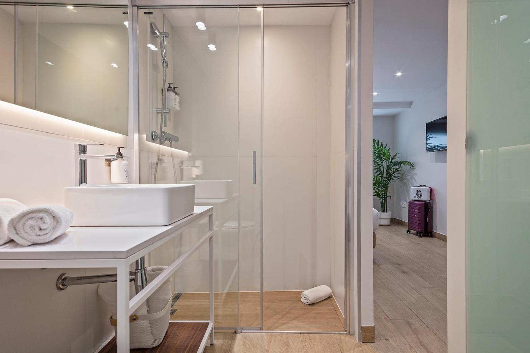 Basic Triple Room