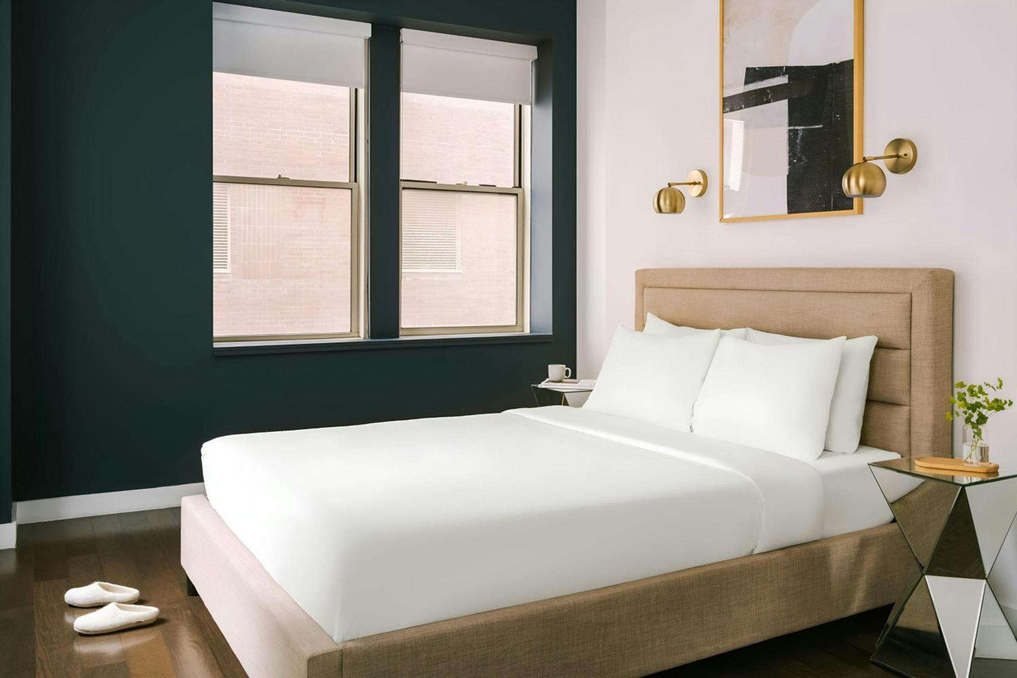 Deluxe Three-Bedroom Apartment,1666736417:JPEG