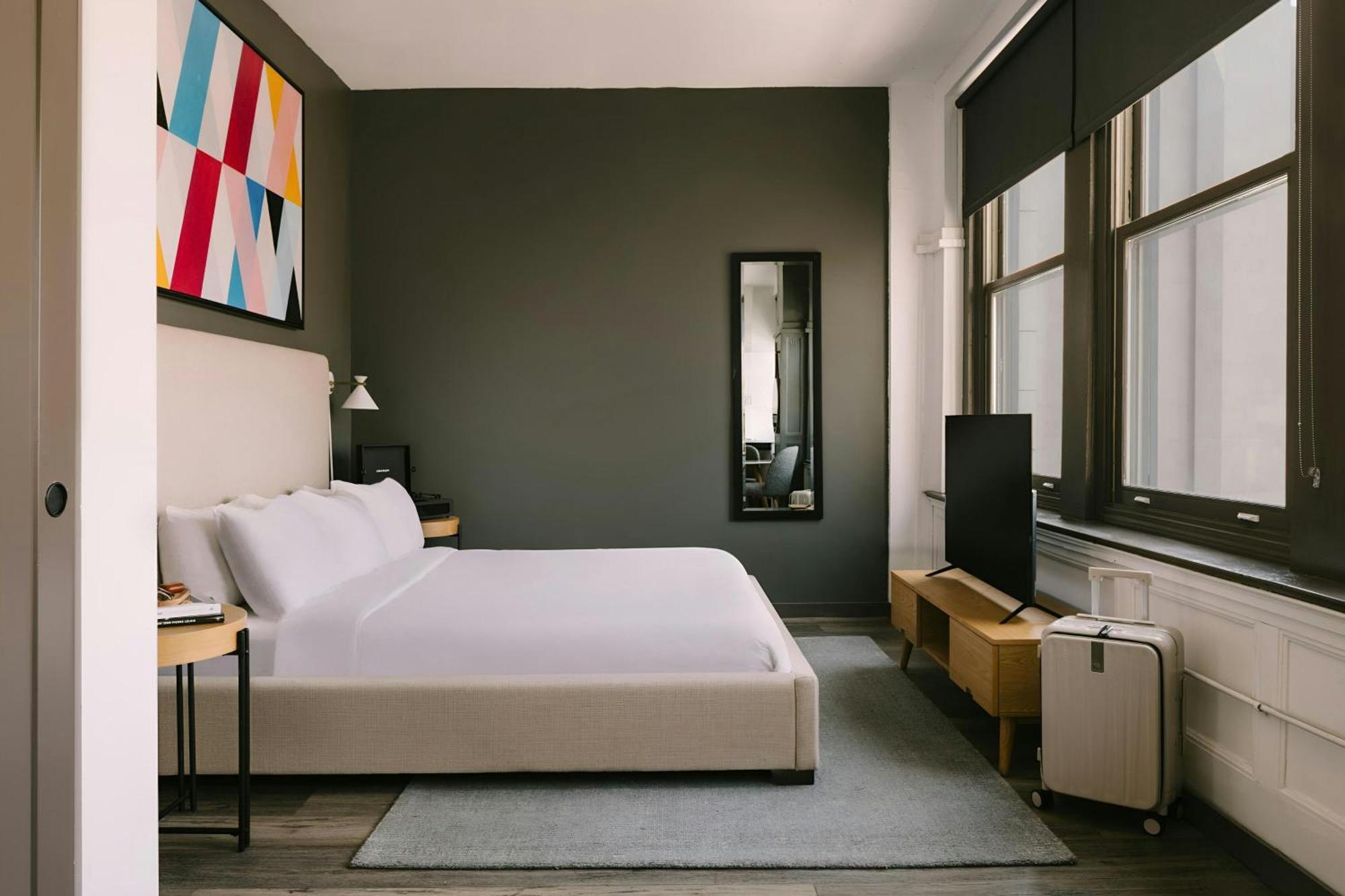 Superior Studio Apartment King Bed City view,1666753376:JPEG