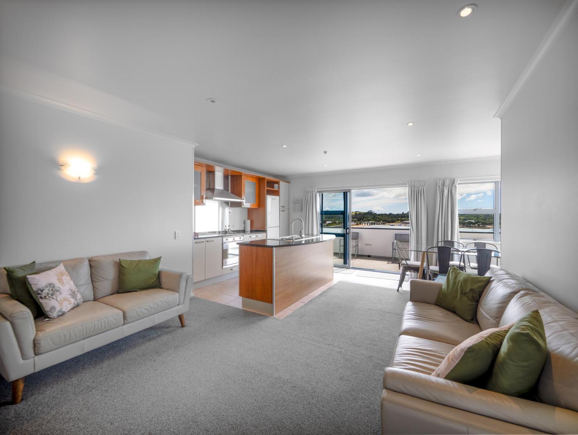 Deluxe Three Bedroom Apartment with Spa