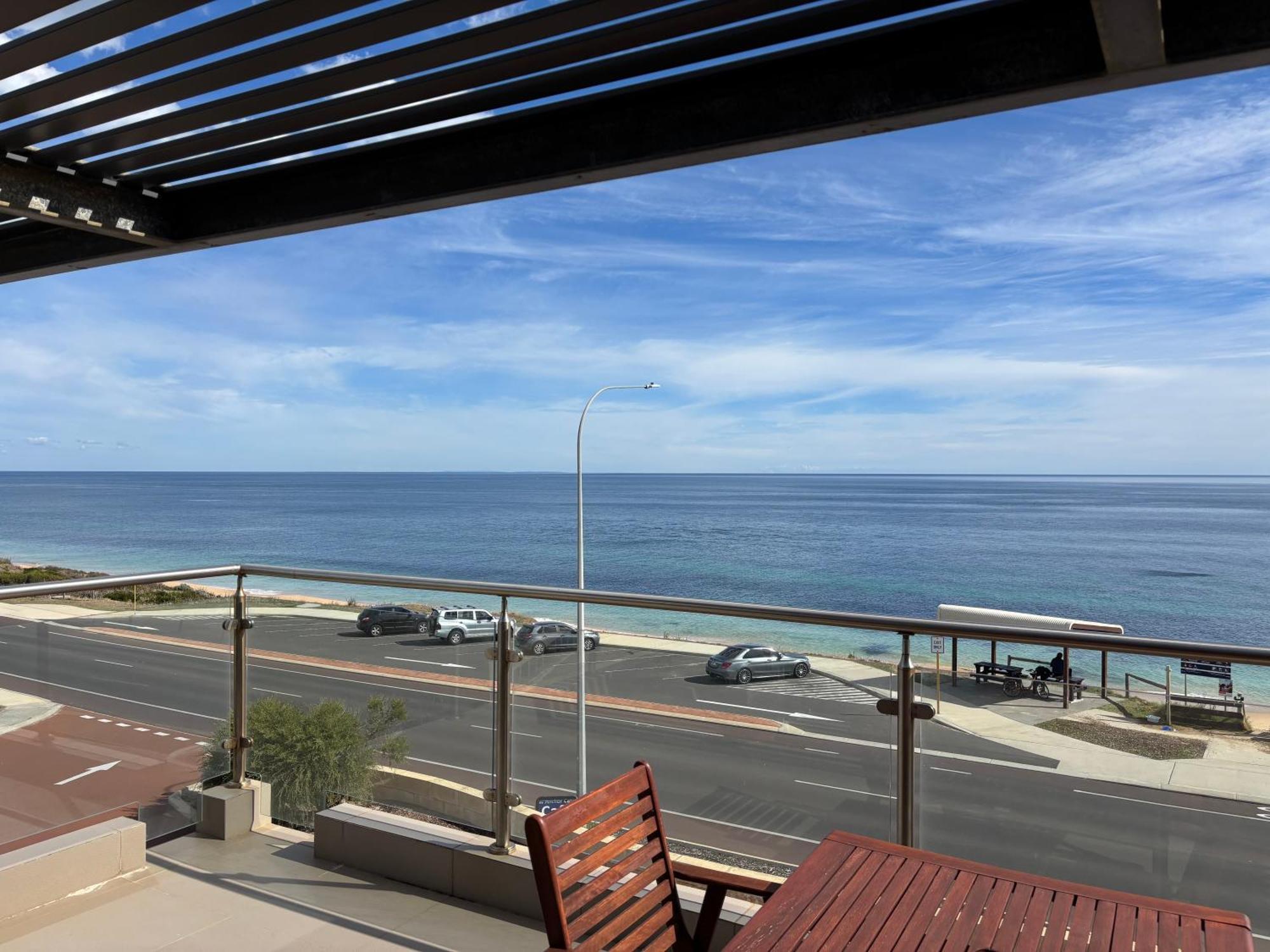 Two-Bedroom Two-Bathroom Apartment with Balcony or Courtyard,1670736809:JPEG