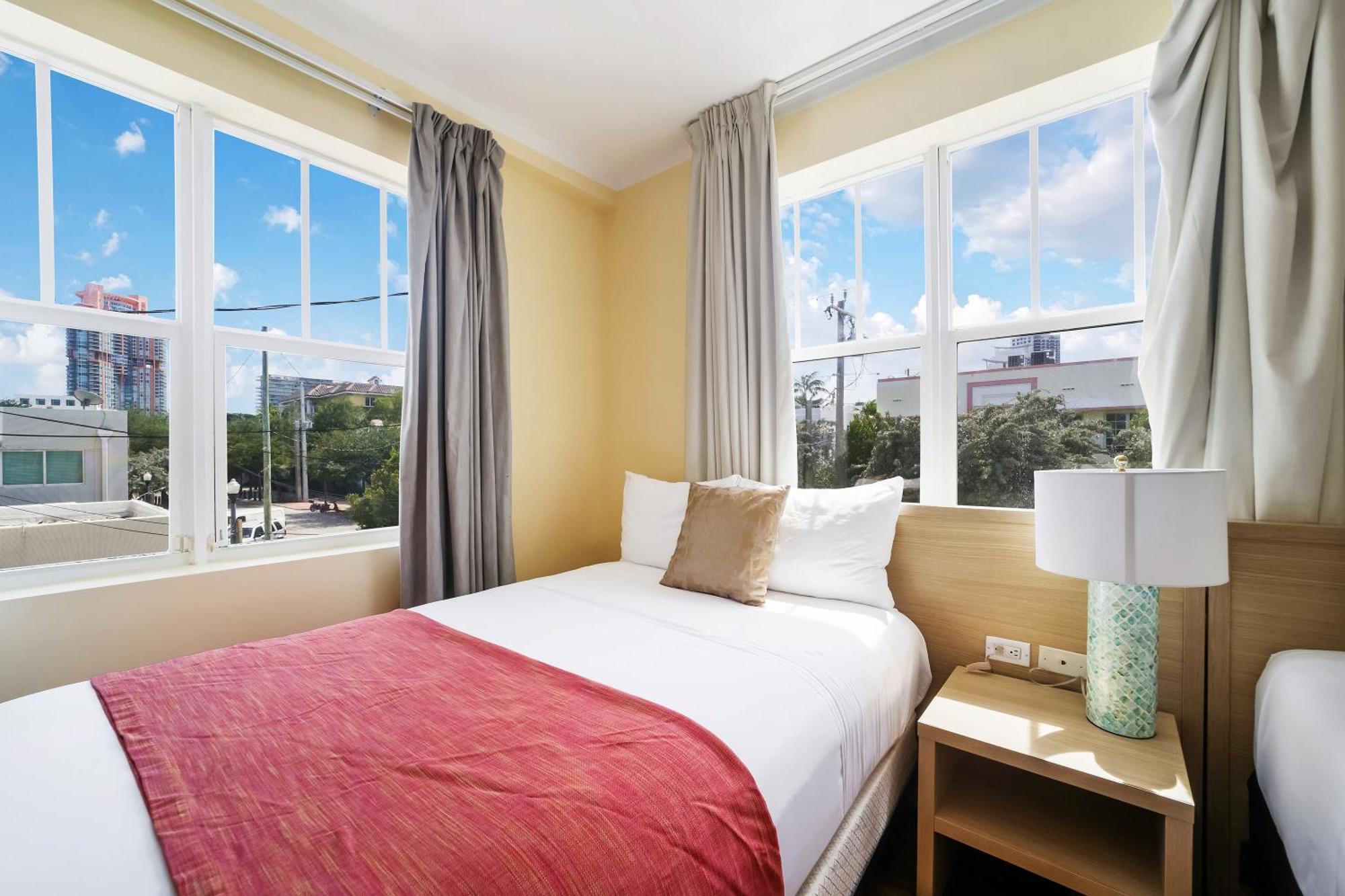 Deluxe Double Full Beds Self Check
