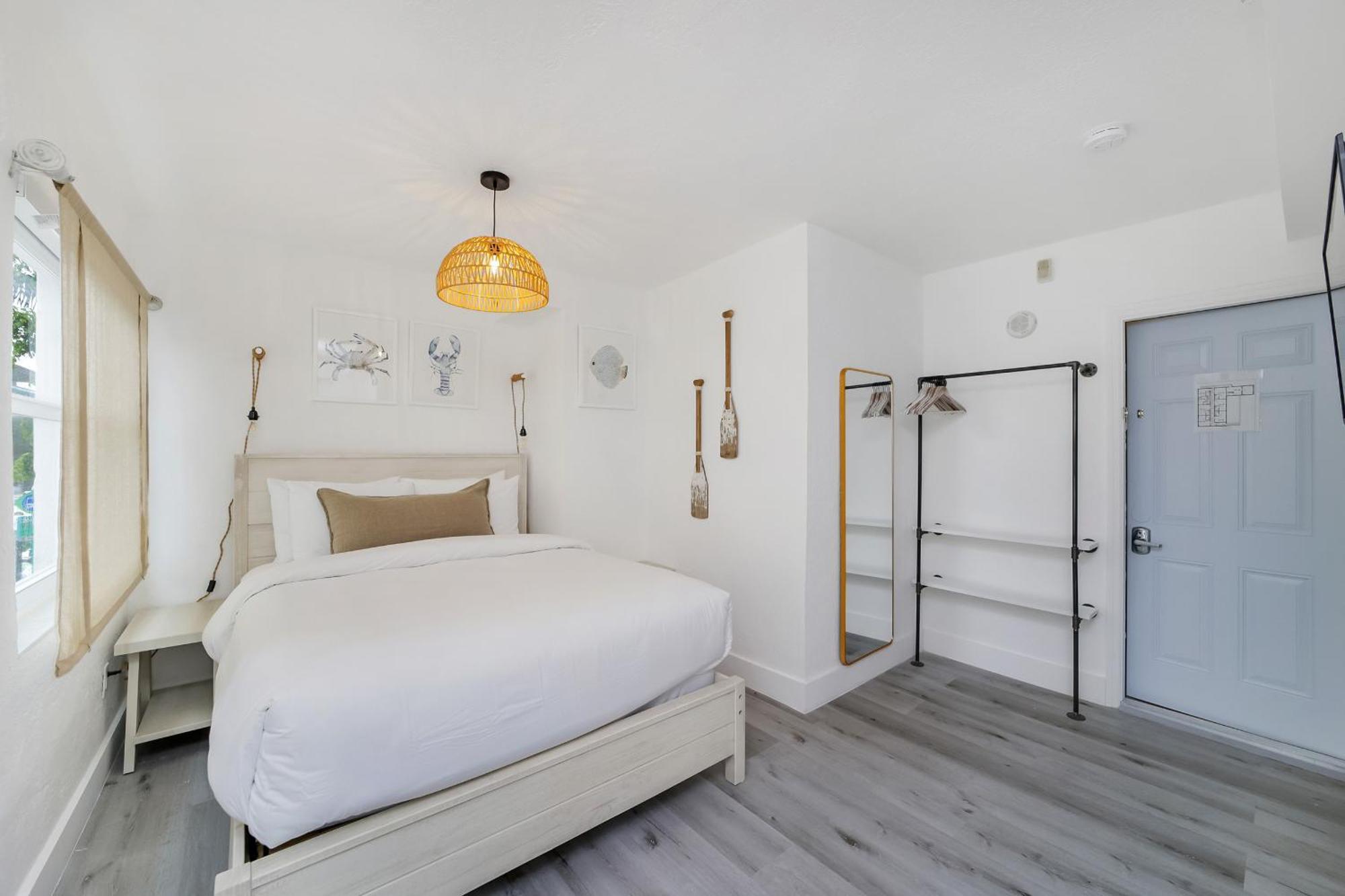 Standard Queen Room (Self Check-in)
