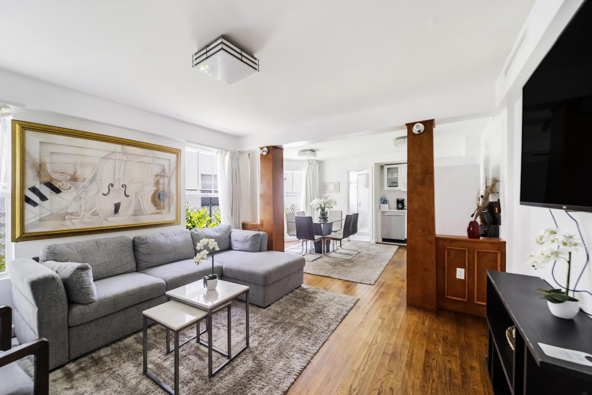 Two-Bedroom Apartment Full Kitchen Self Check