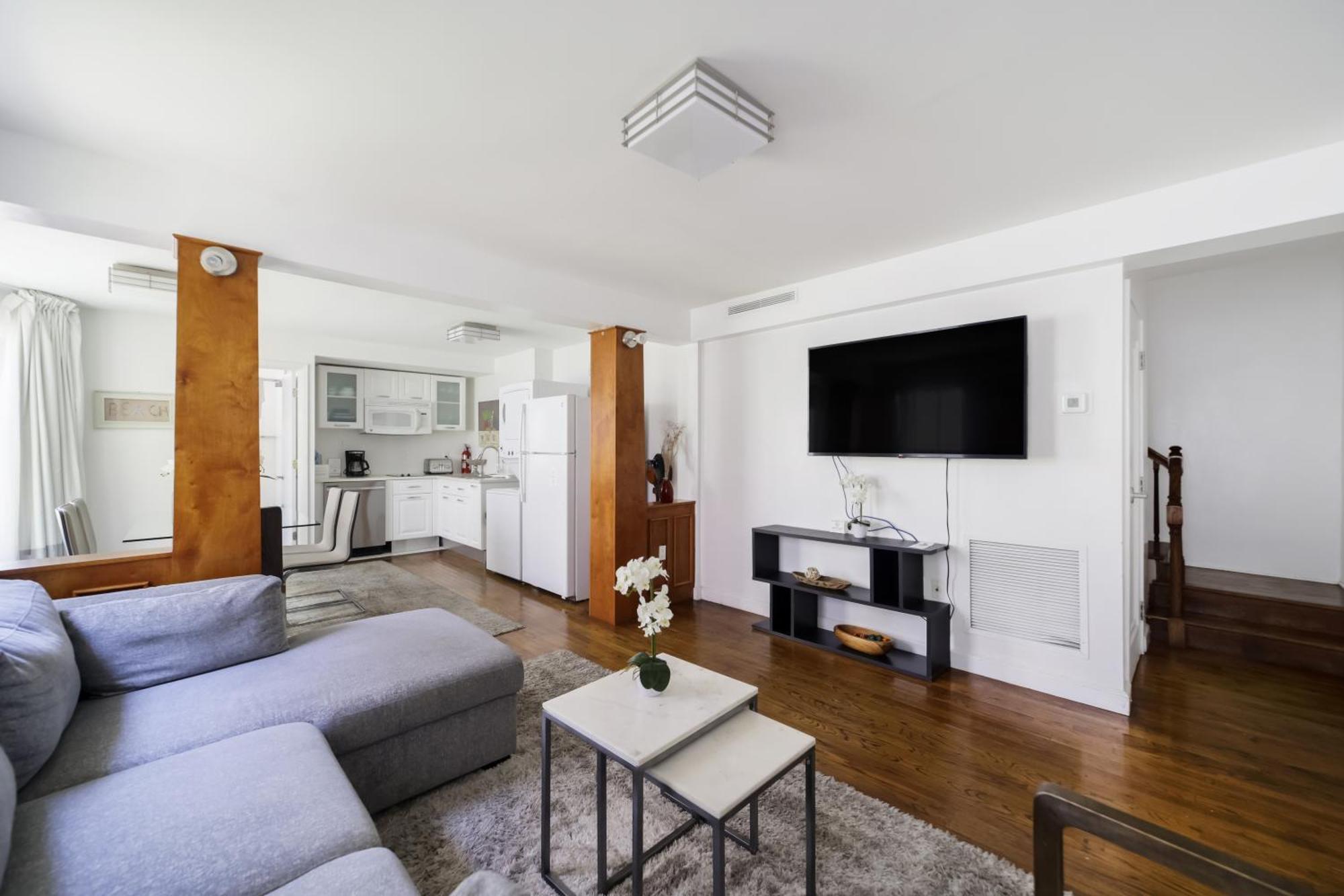 Two-Bedroom Apartment Full Kitchen Self Check