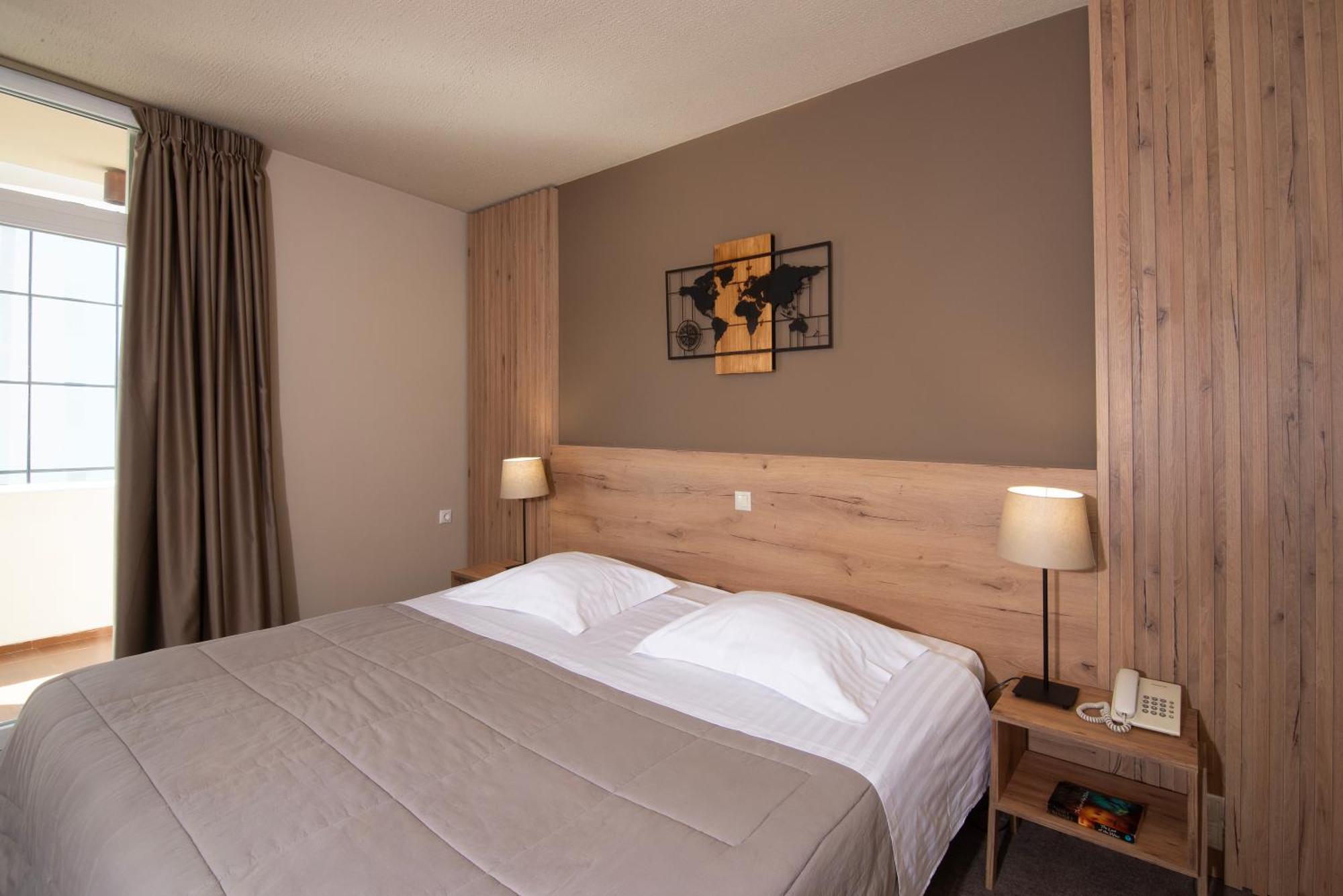 Standard One-Bedroom Apartment Side Sea View