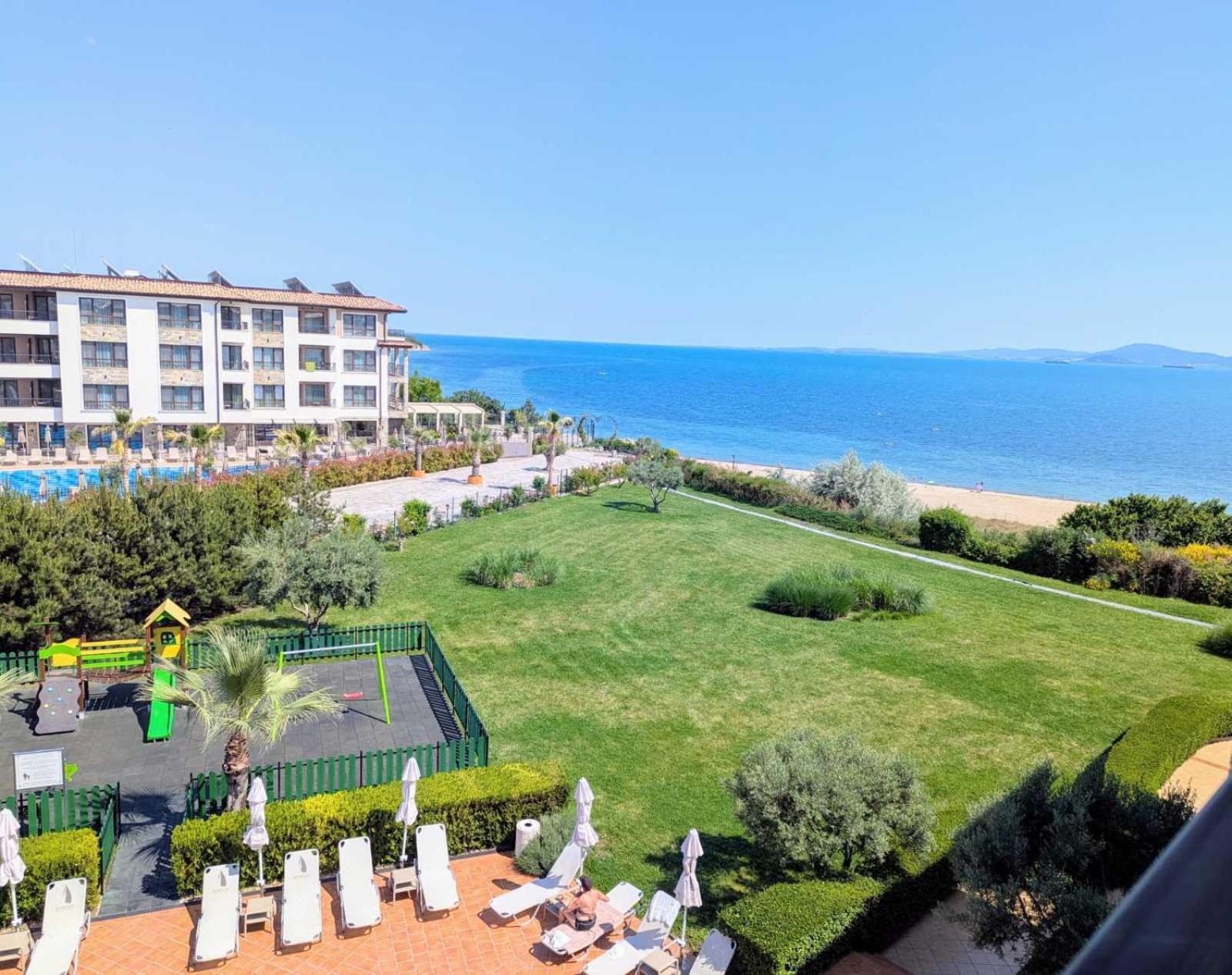 Two-Bedroom Apartment Sea Pool View