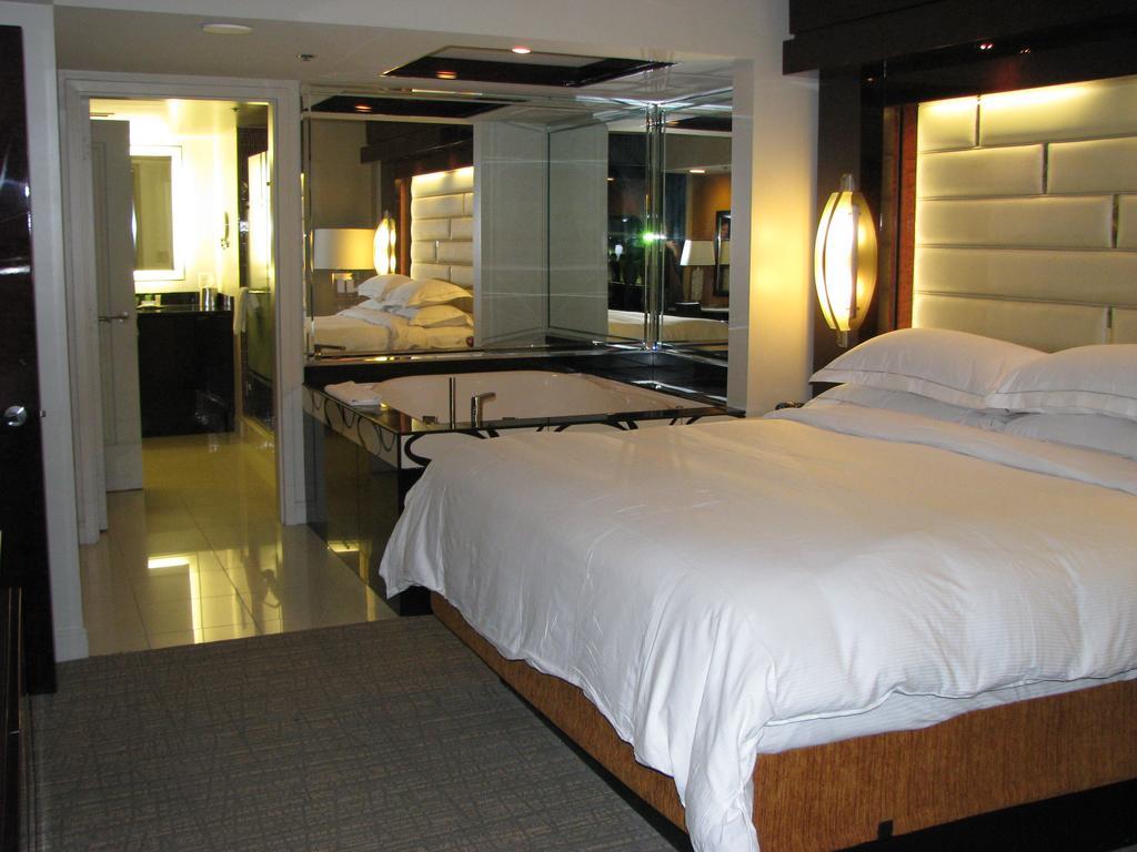 Two-Bedroom Suite Kitchen,167677716:JPEG