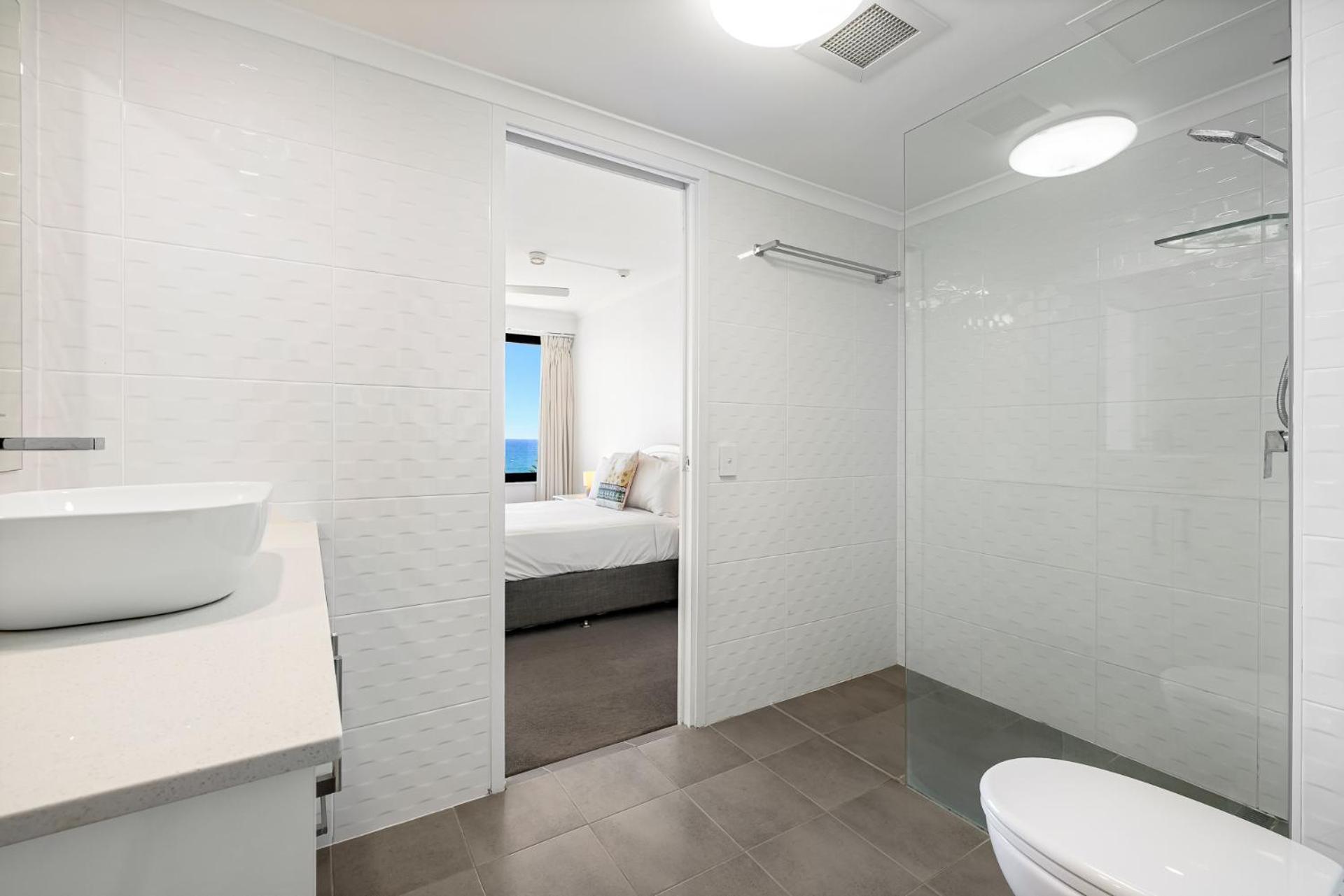 One Bedroom Apartment with Ocean View - Floors 6-10