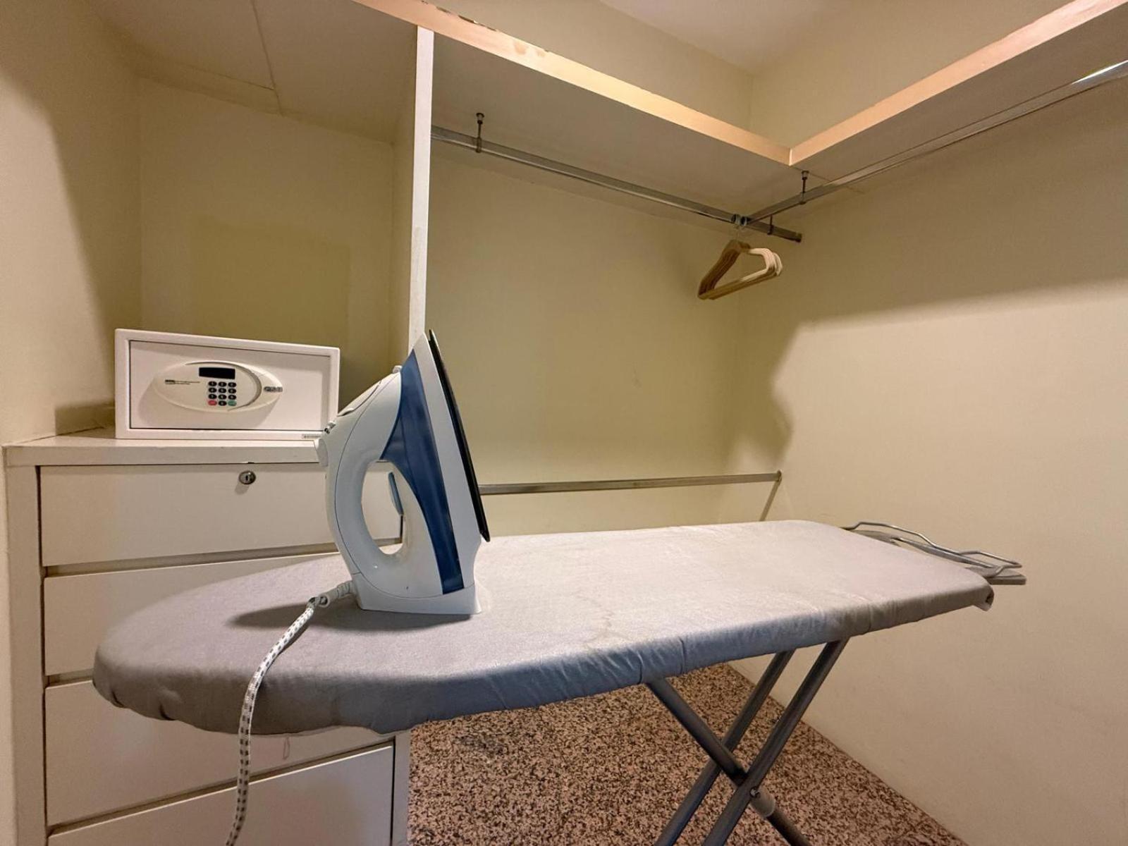 Premier One-Bedroom Apartment,1681761588:JPEG