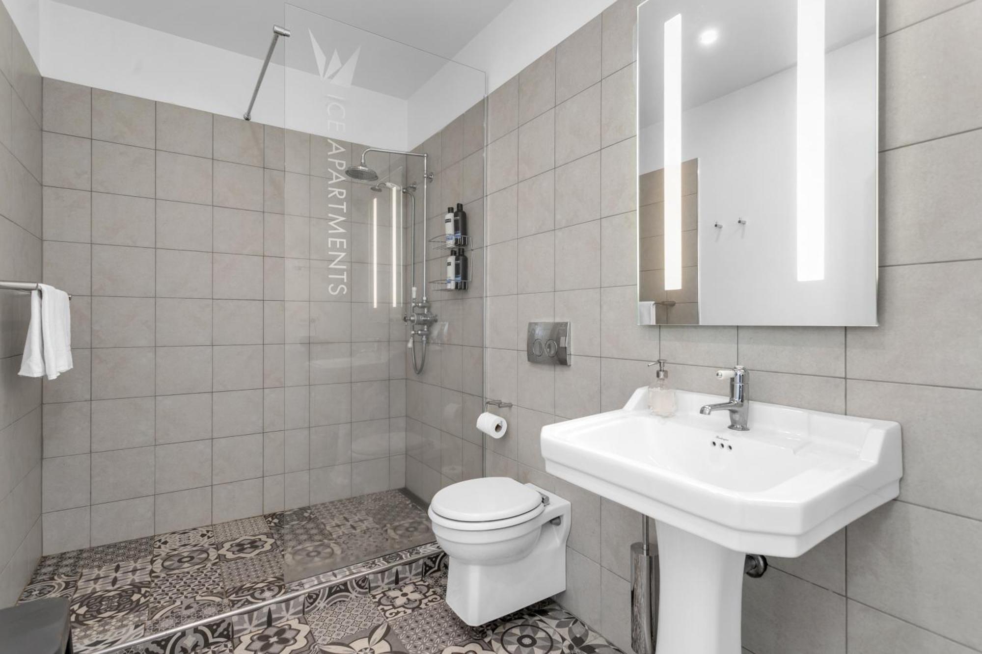Penthouse Luxury Studio Apartment Top Floor