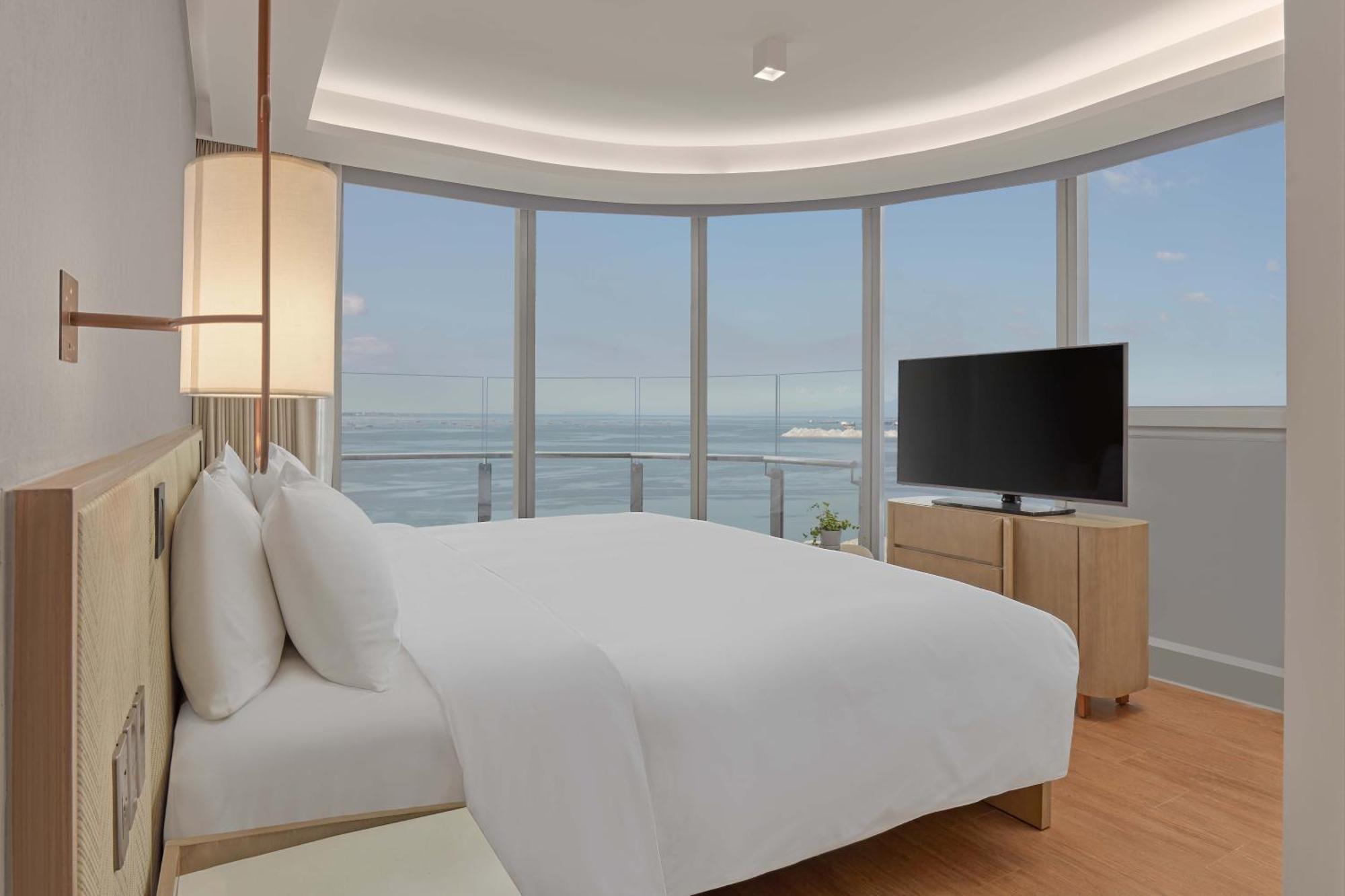 Two-Bedroom Deluxe Apartment with Balcony