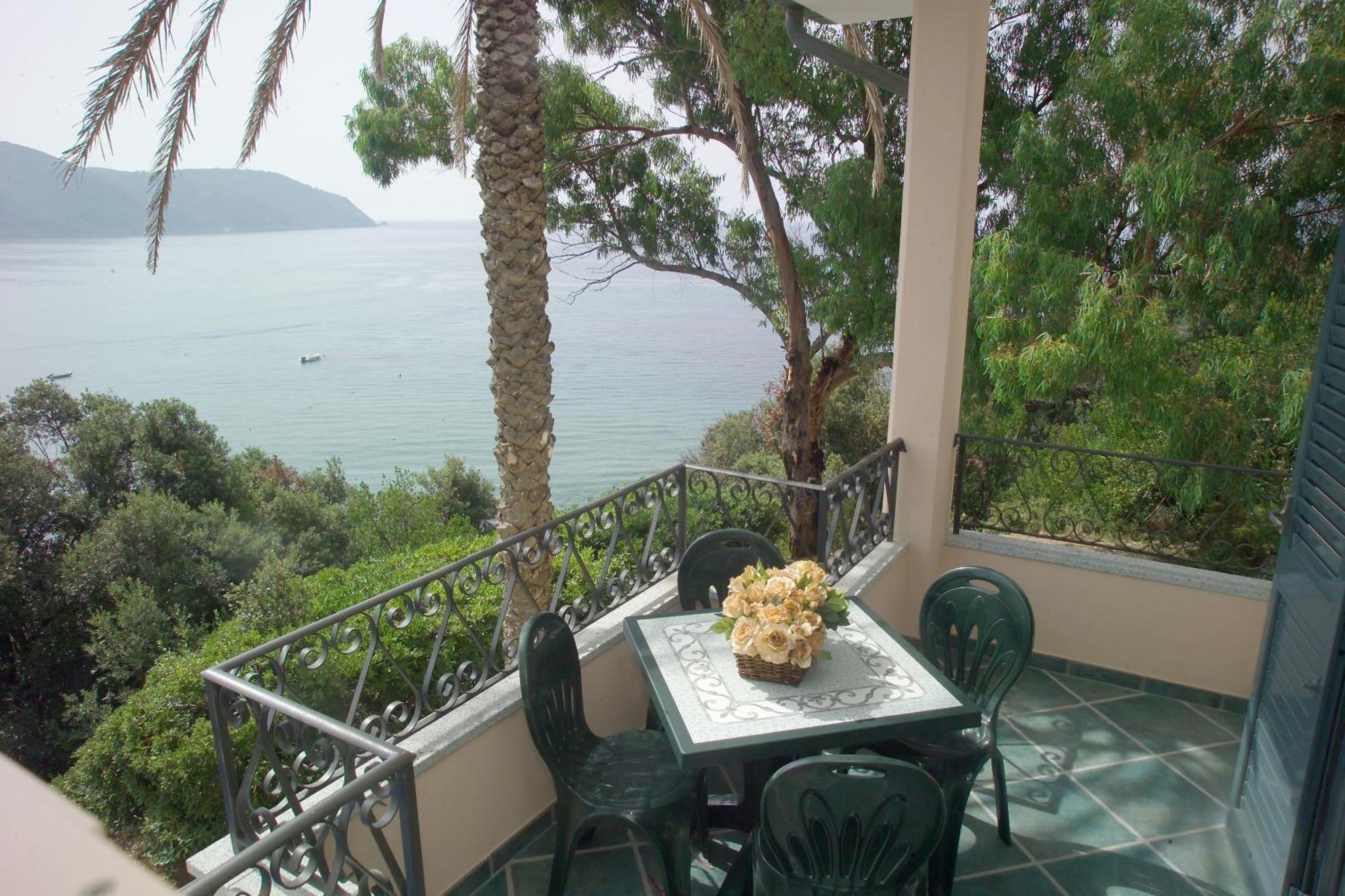 Apartment mit Aussicht und Balkon