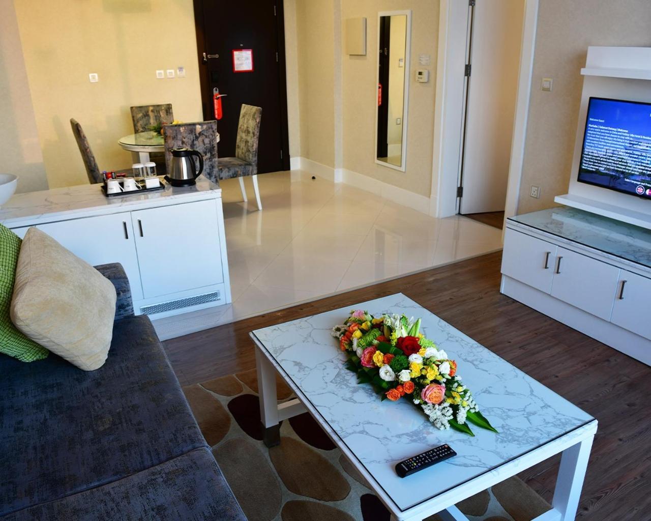Executive Suite,1697845863:JPEG