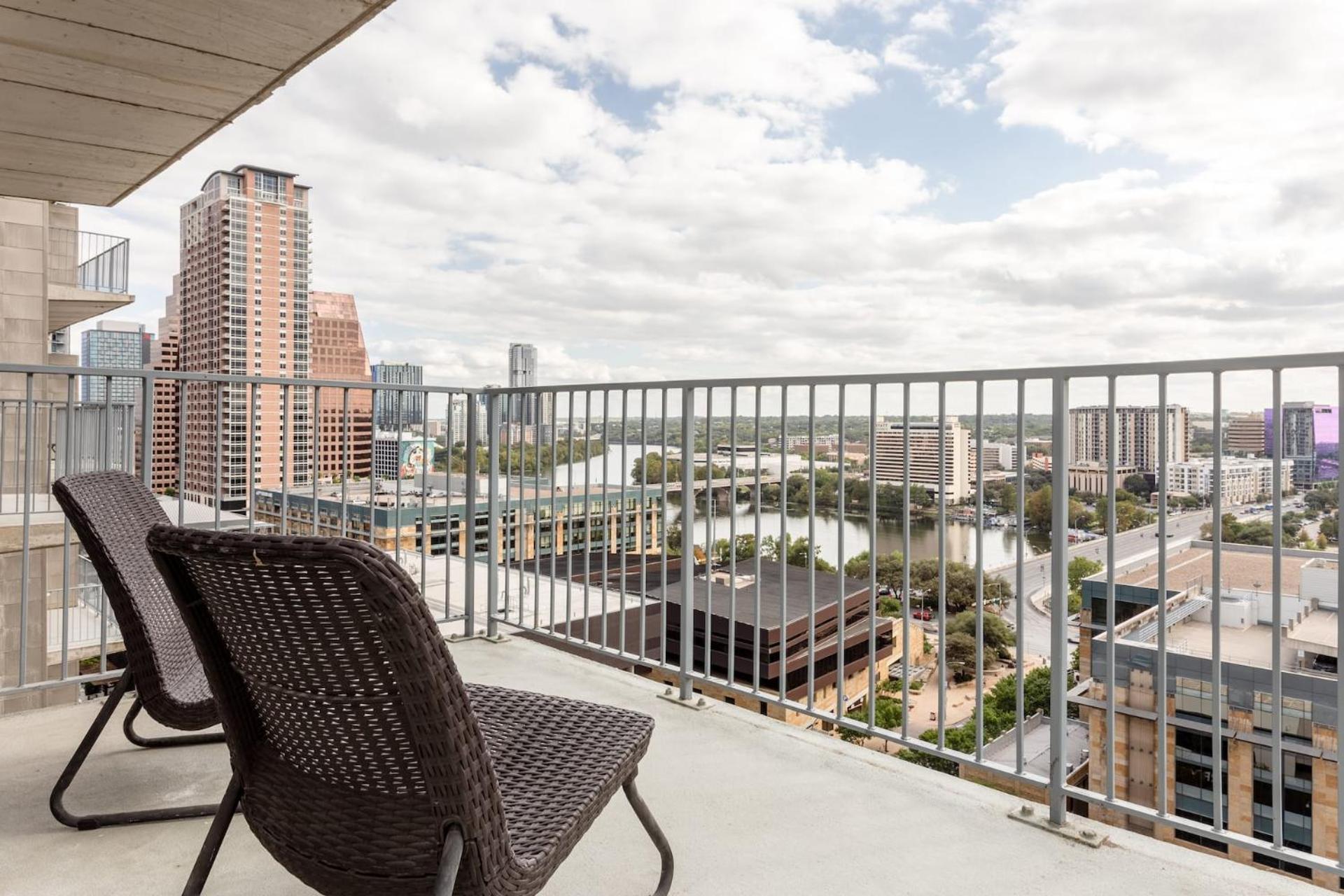 One-Bedroom Apartment with Lake View (Self Check-in with Virtual Front Desk),1698251202:JPEG