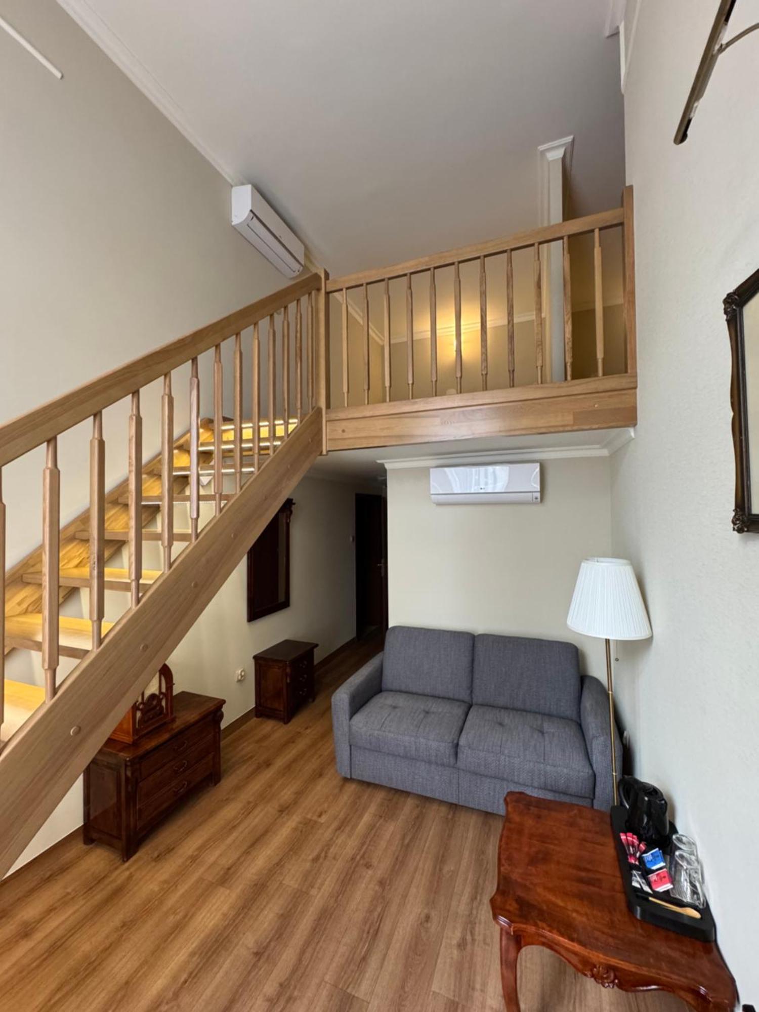Deluxe Family Suite