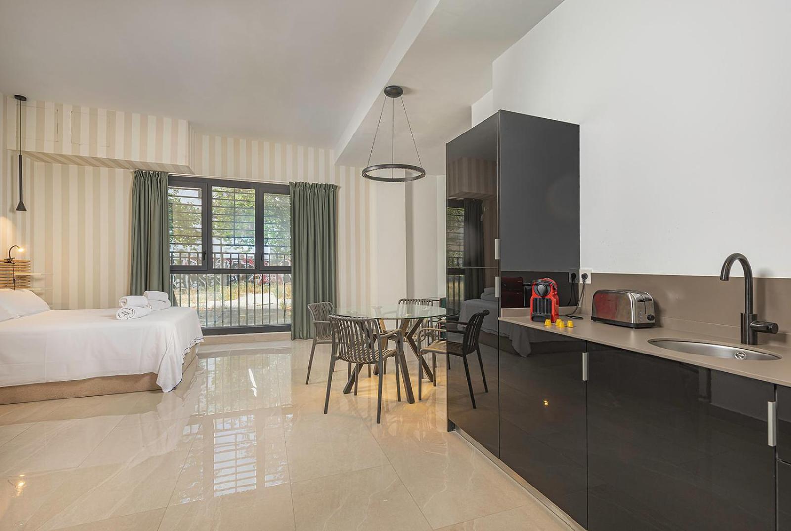 Deluxe Apartment