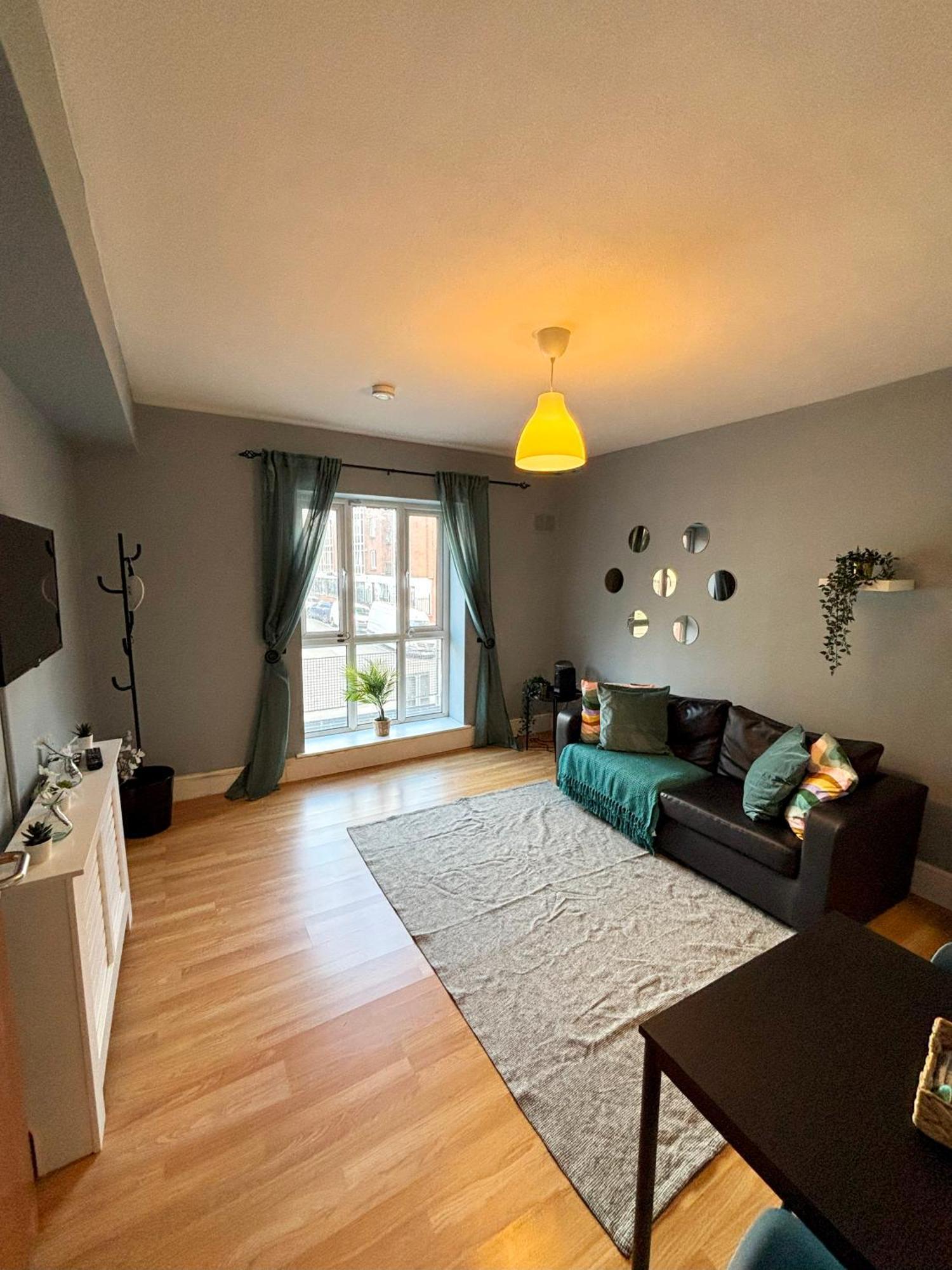 One-Bedroom Apartment,1705123517:JPEG