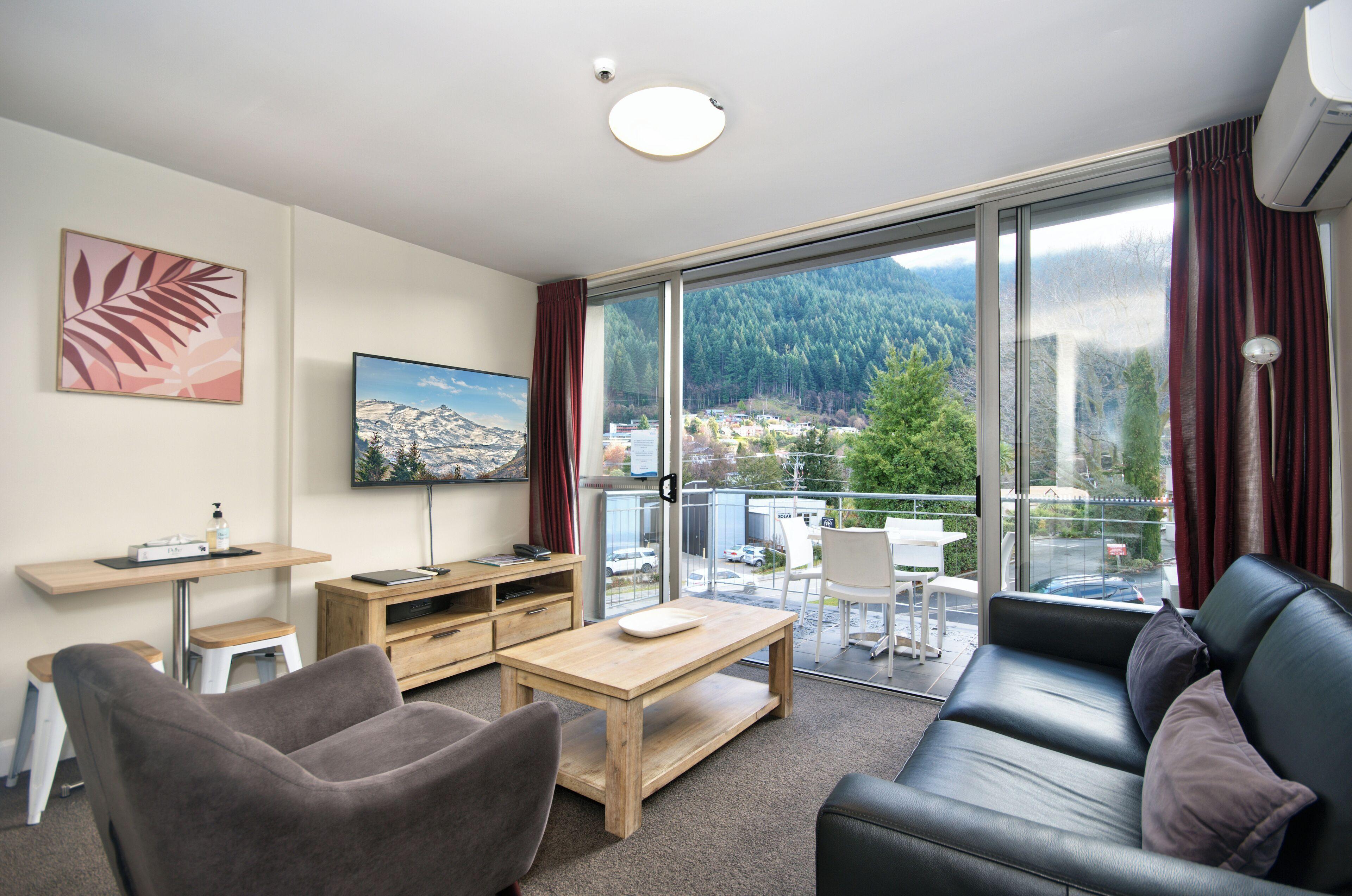 Superior One-Bedroom Apartment