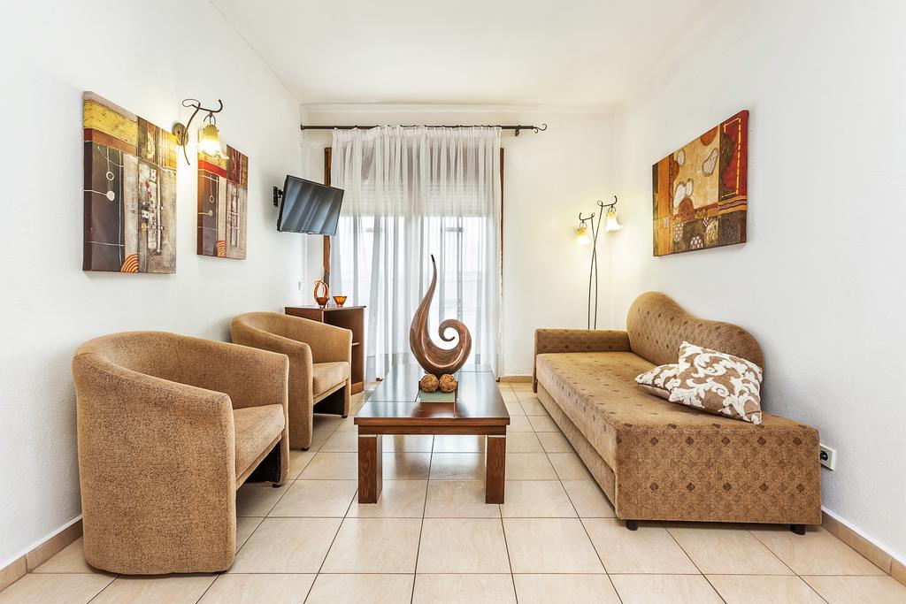 One-Bedroom Apartment,1214824291:JPEG
