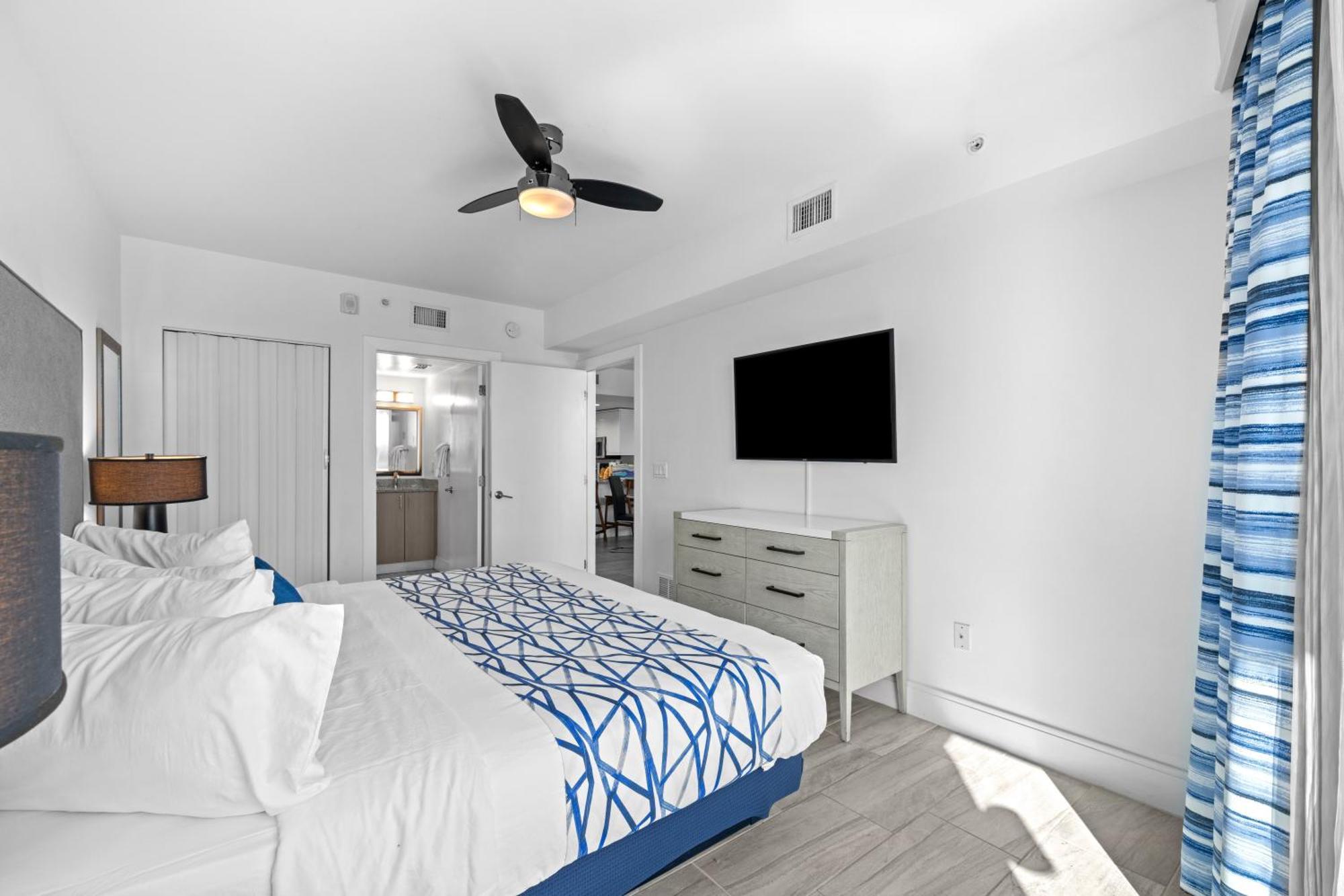 Two-Bedroom Two Bath Bay Front Premium Suite