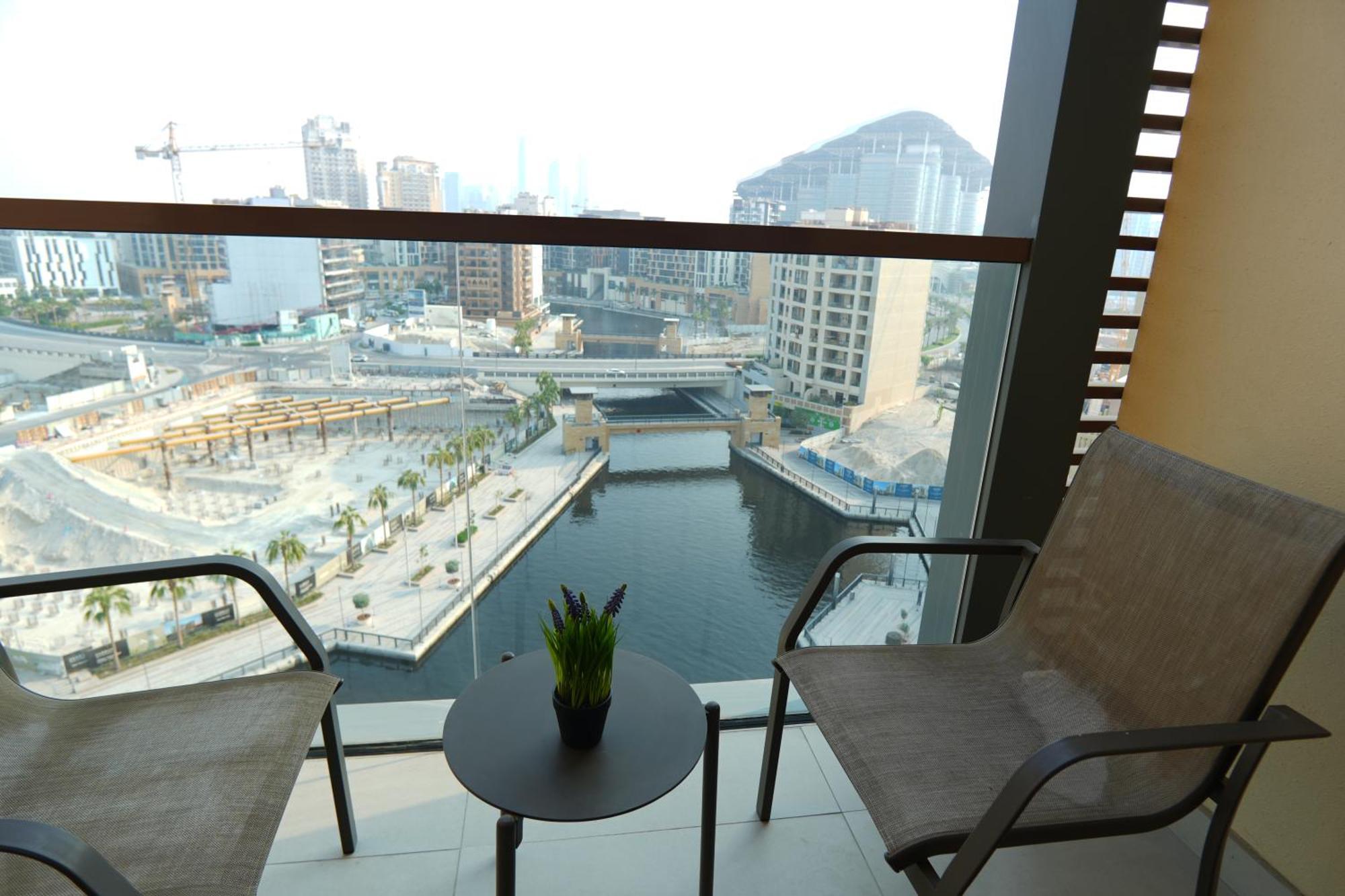 Deluxe Room Balcony Canal View