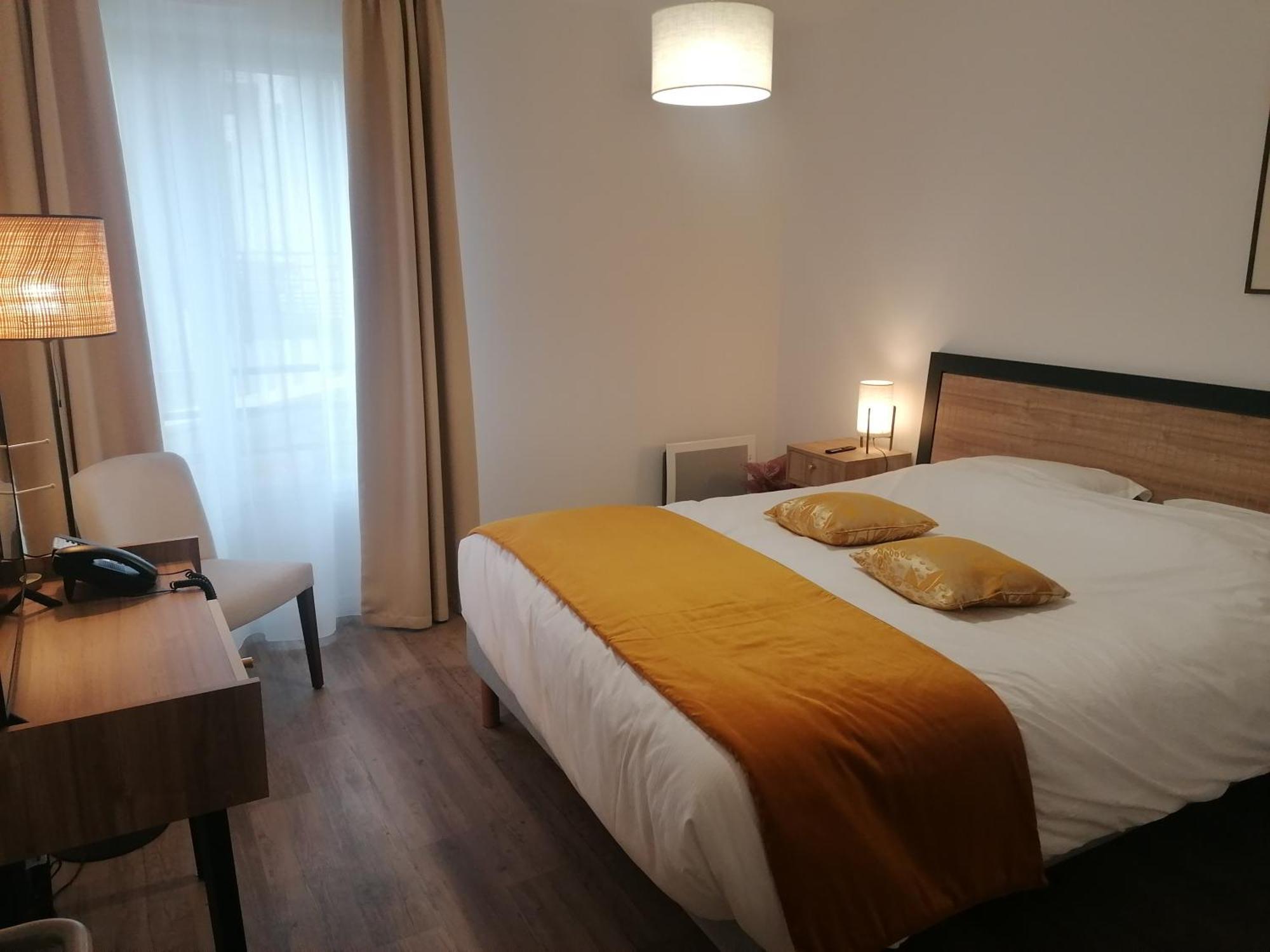 Chambre Double - Accessible aux Personnes à Mobilité Réduite
