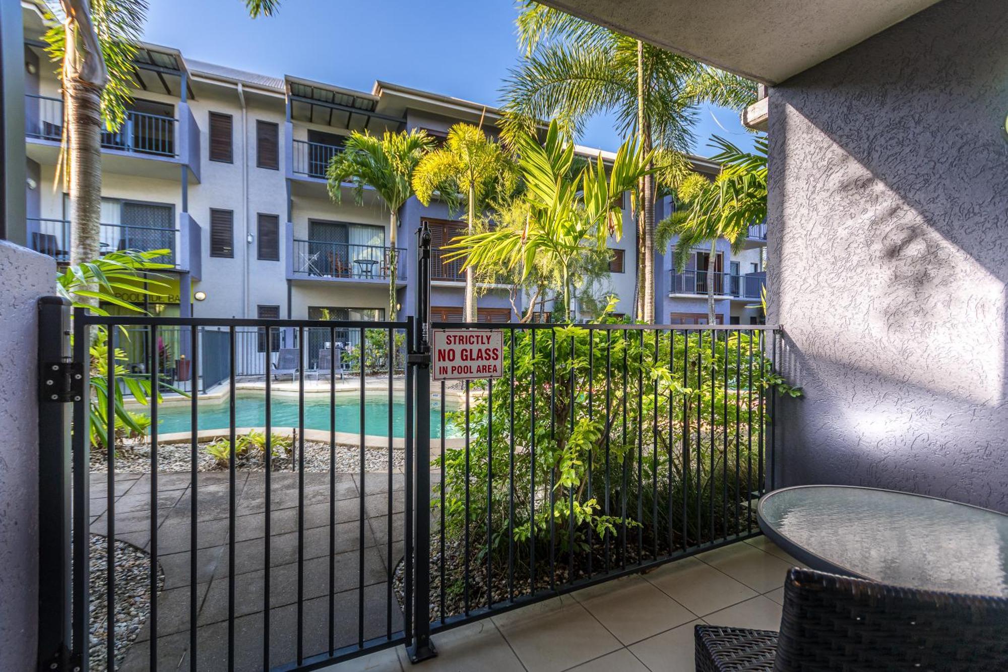 Studio Apartment Pool View