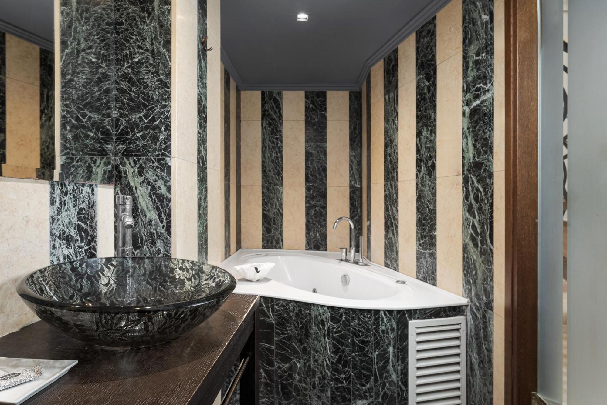 Suite avec Baignoire Spa