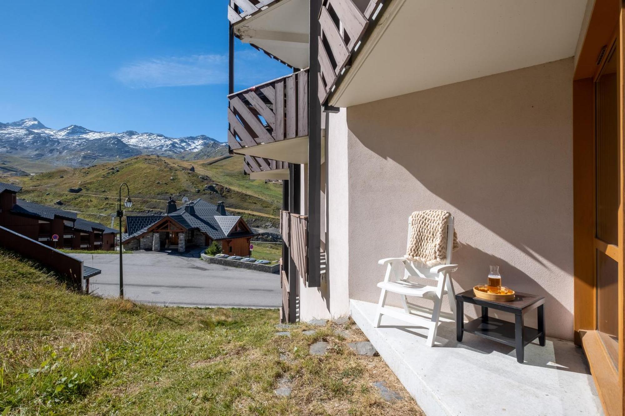 Superior One-Bedroom Apartment (4 People)