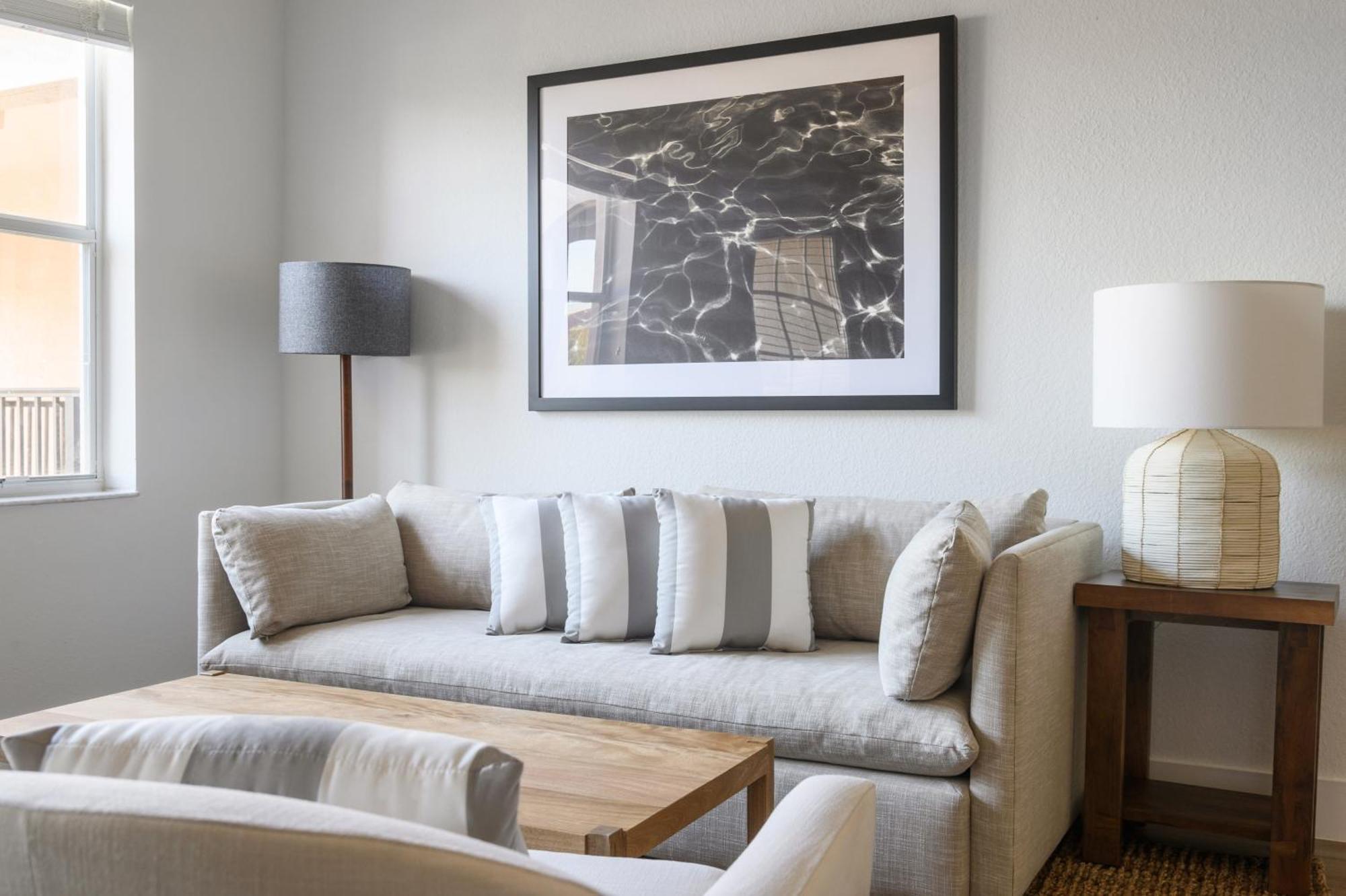 One-Bedroom Apartment Self Check Virtual Front Desk