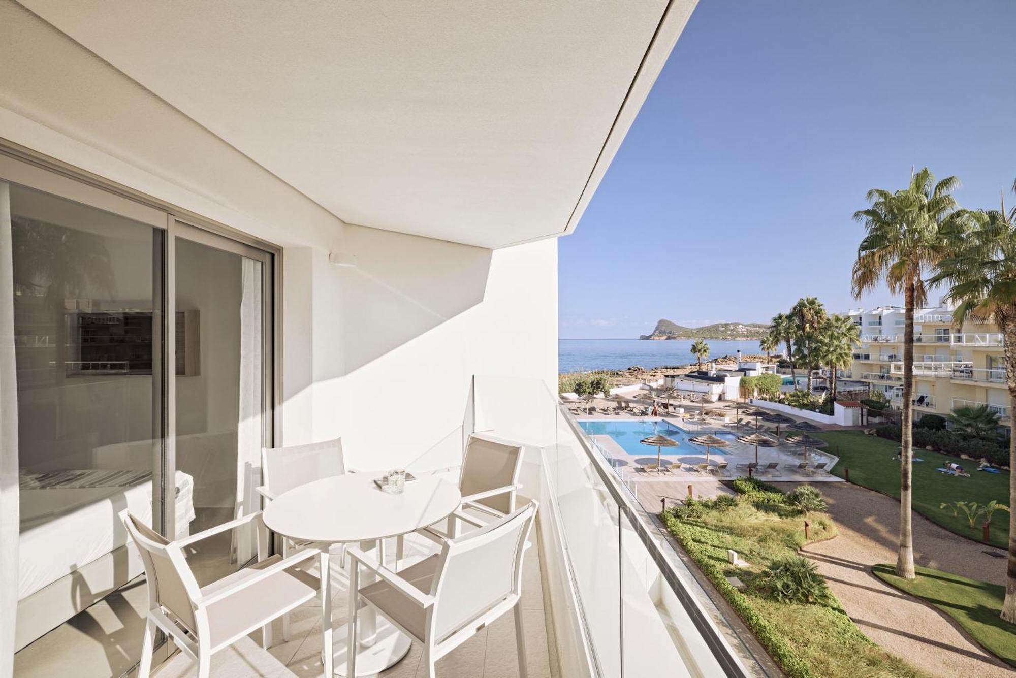 One-Bedroom Suite with Sea View,1742808434:JPEG