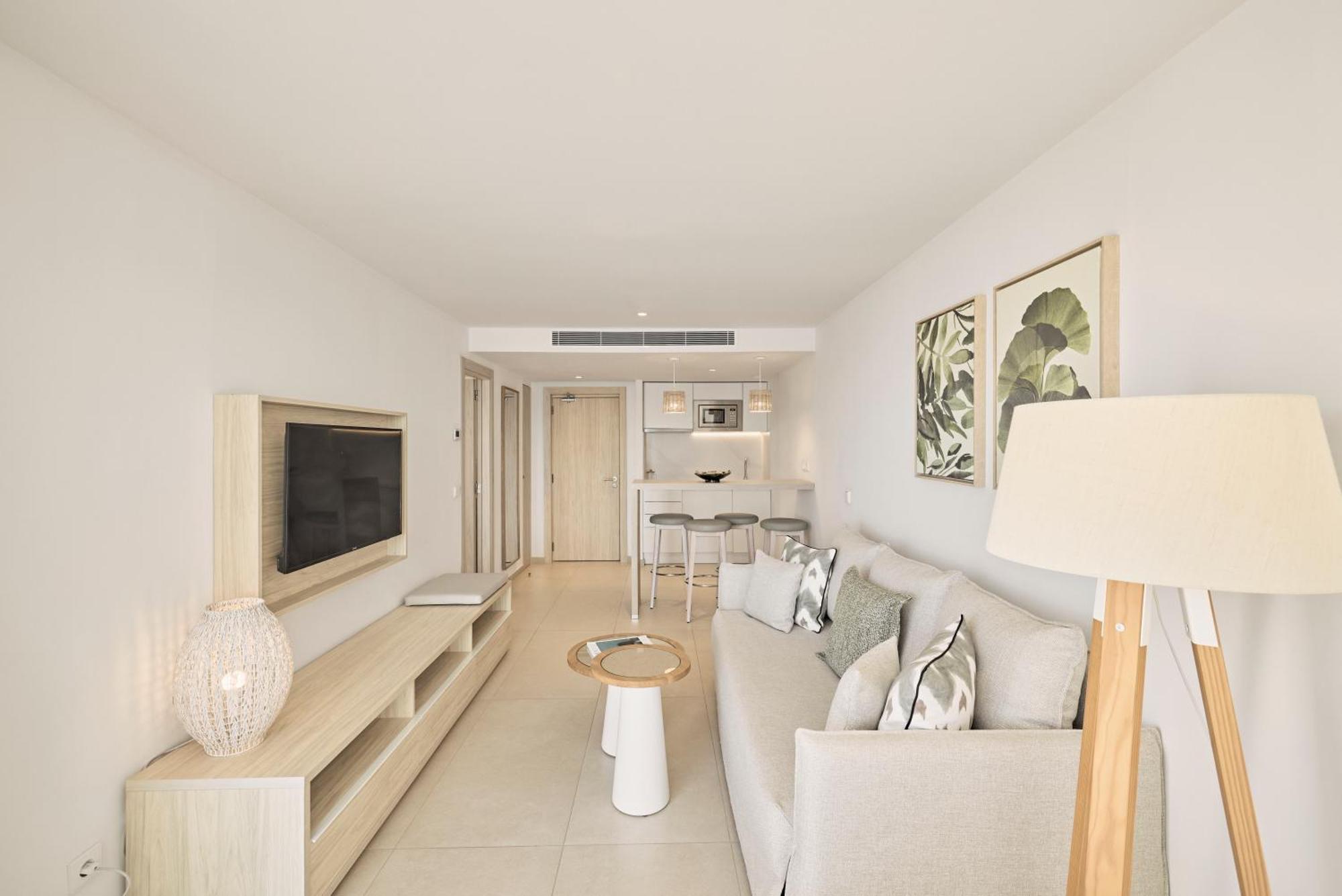 Suite with Sea View,1756415781:JPEG
