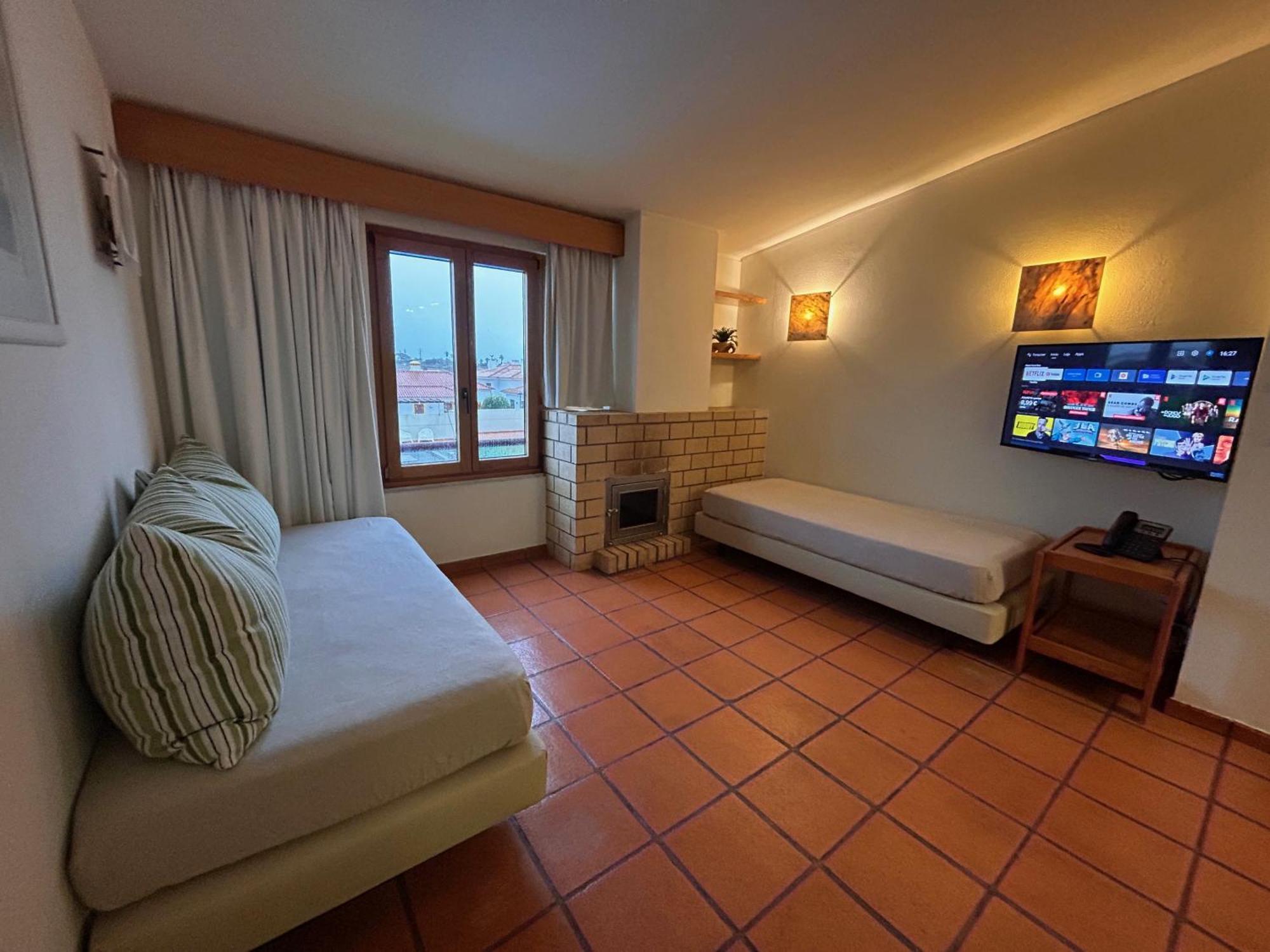 One-Bedroom Apartment,1758308703:JPEG