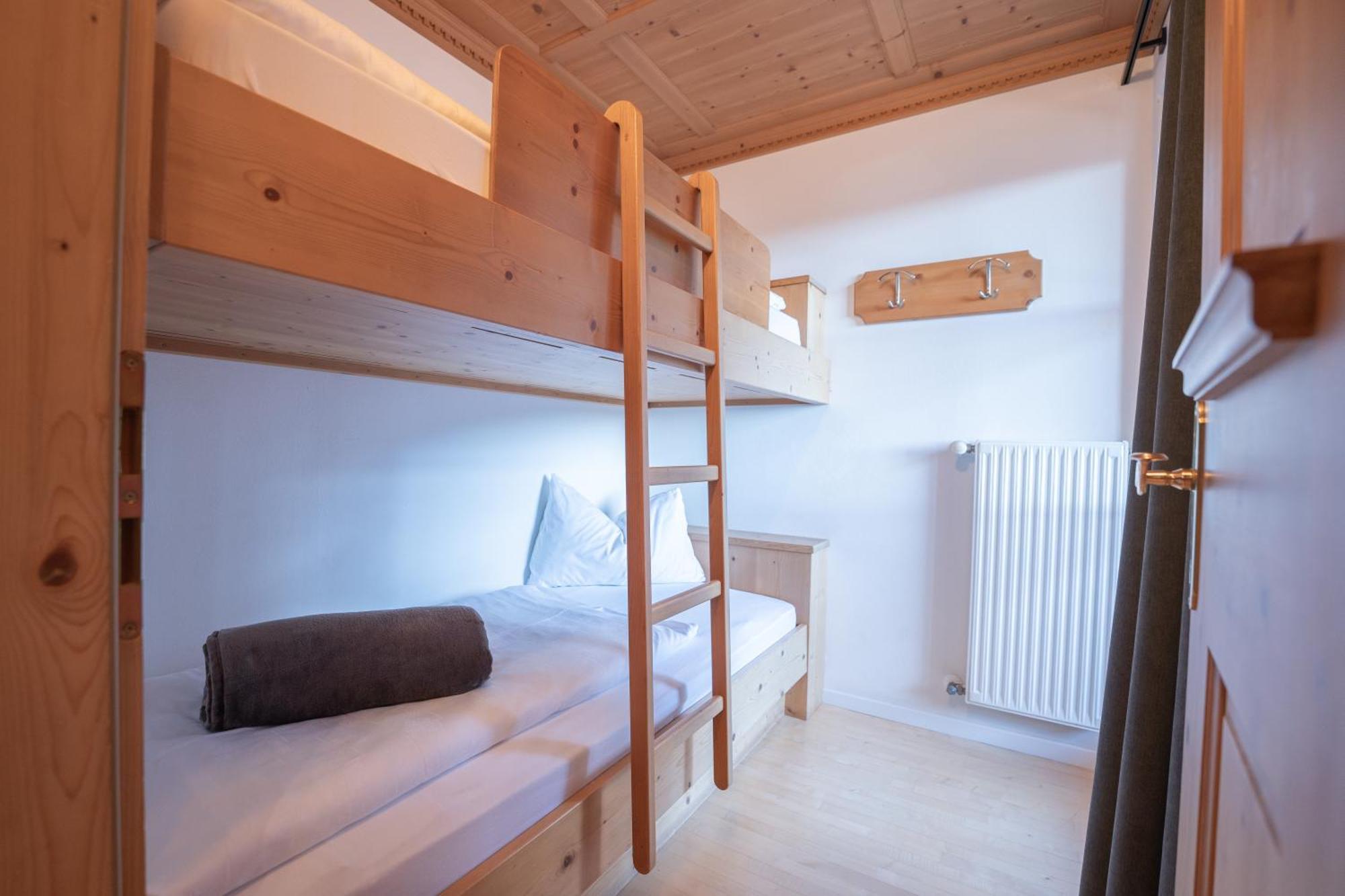 Two-Bedroom Apartment,1758372959:JPEG